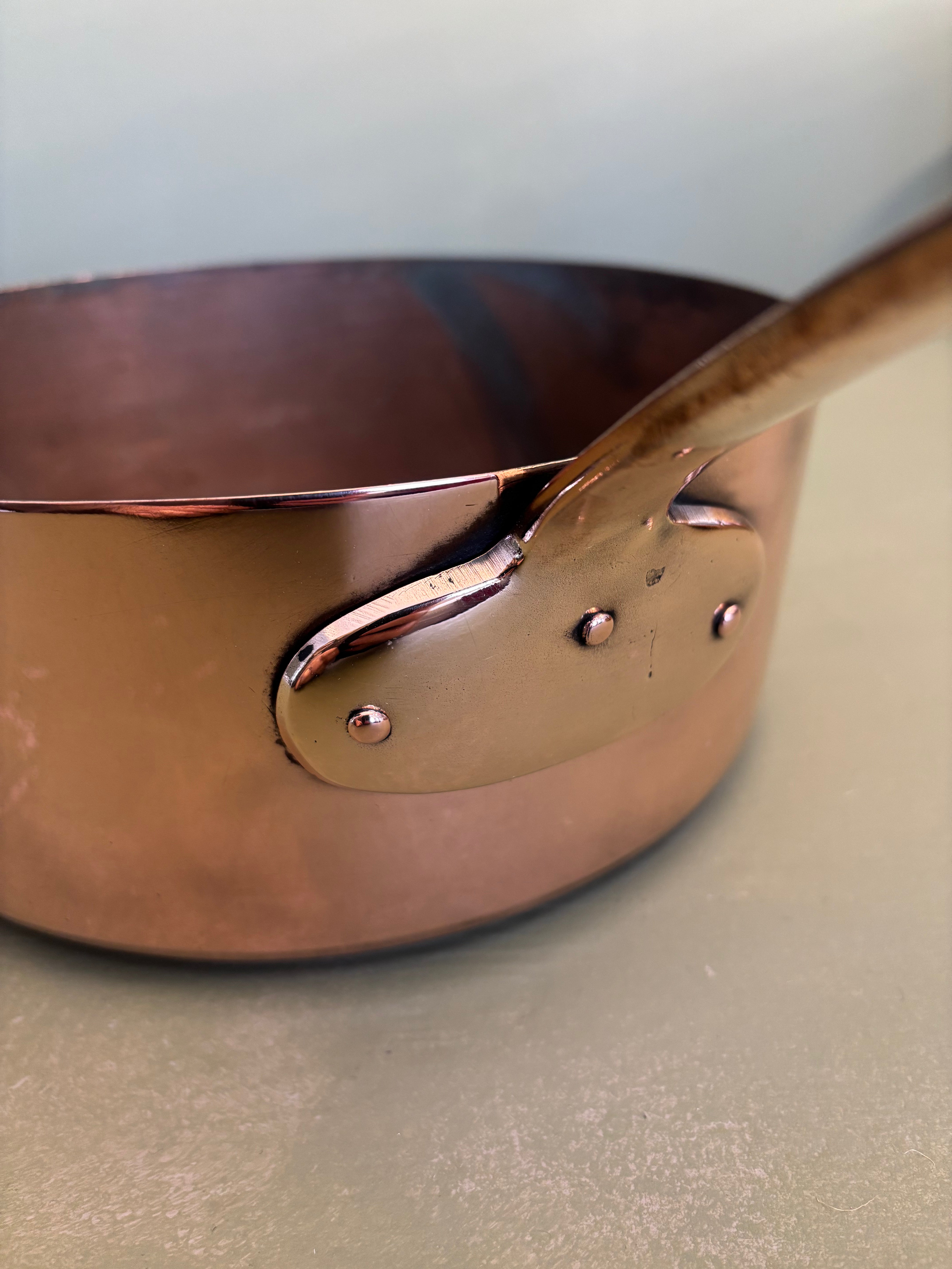 Kobbergryde, Ø23 cm.