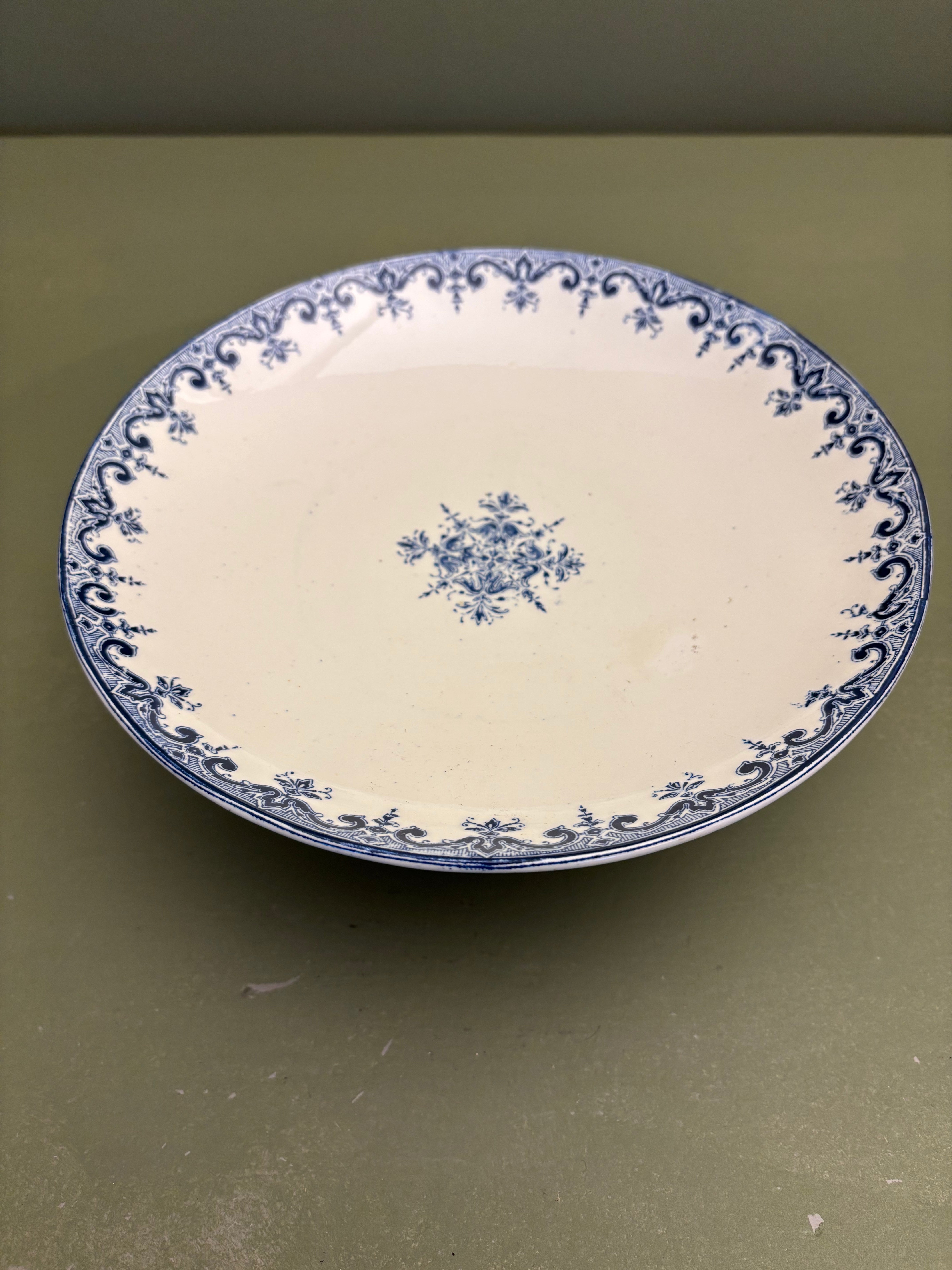 Fransk opsats i porcelæn, Ø22,5 cm.