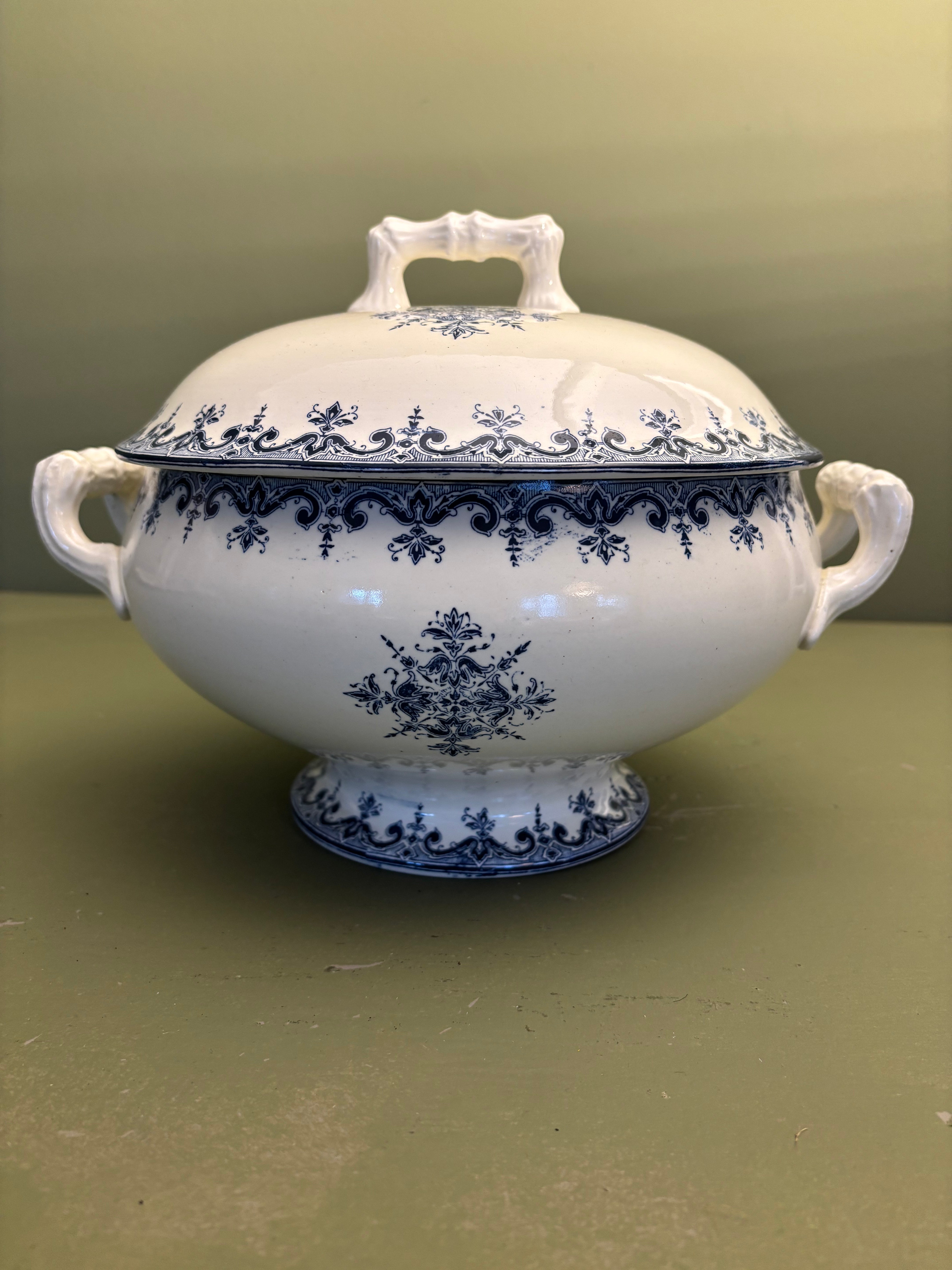 Fransk terrin, Ø 22 cm.