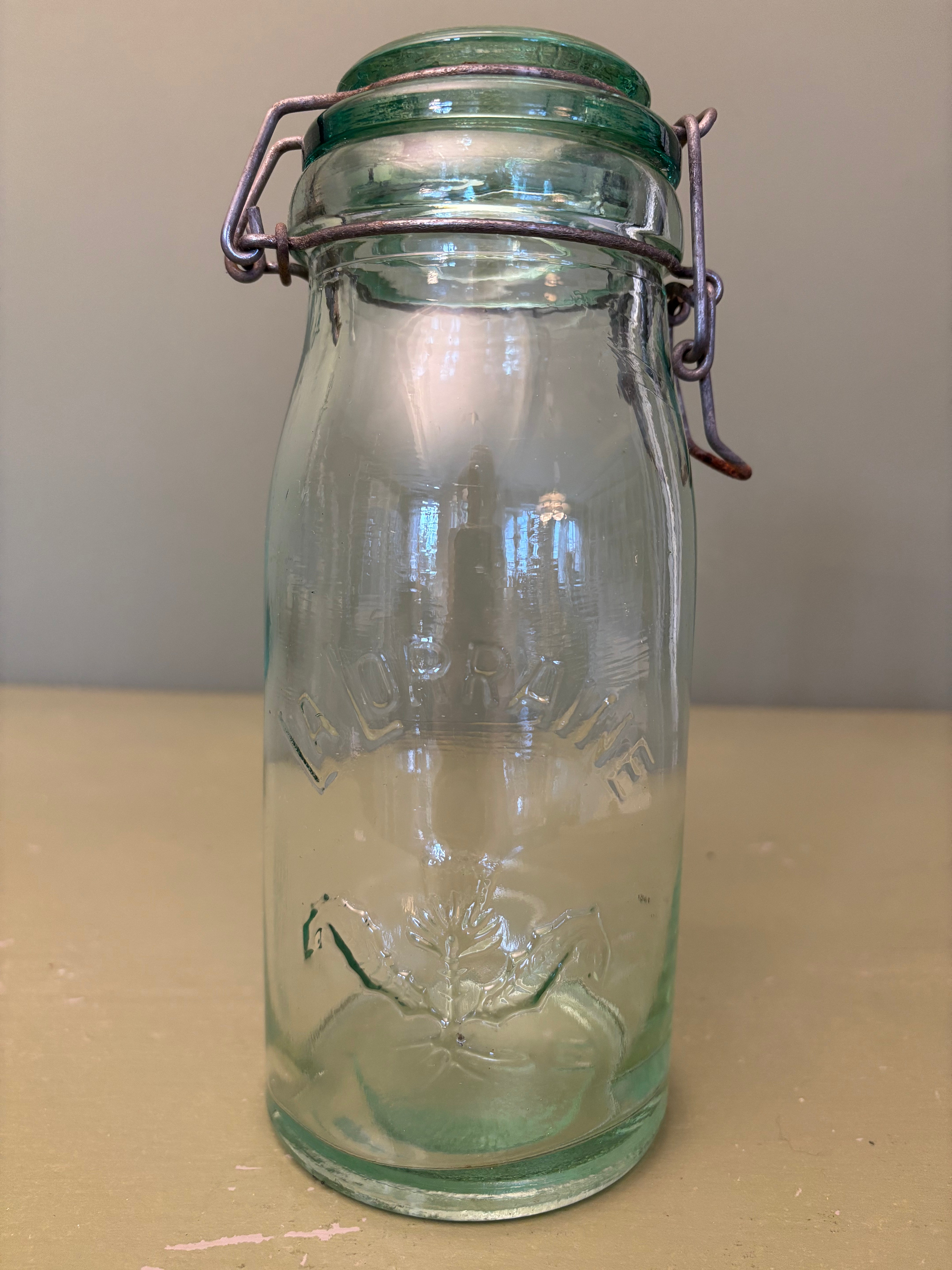 Grøn glasbeholder, h22,5 cm.