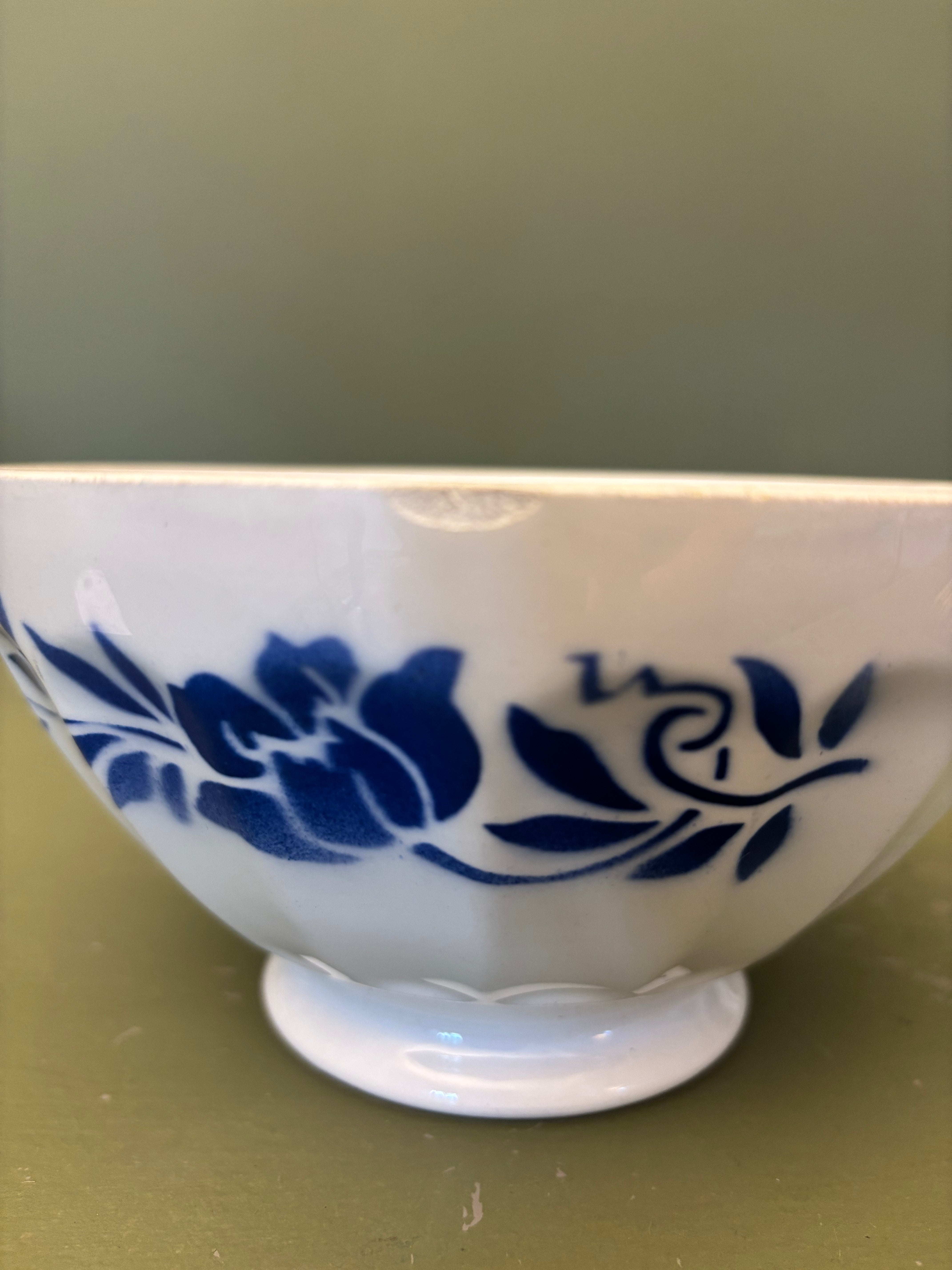 Kaffeskål, Ø18 cm.