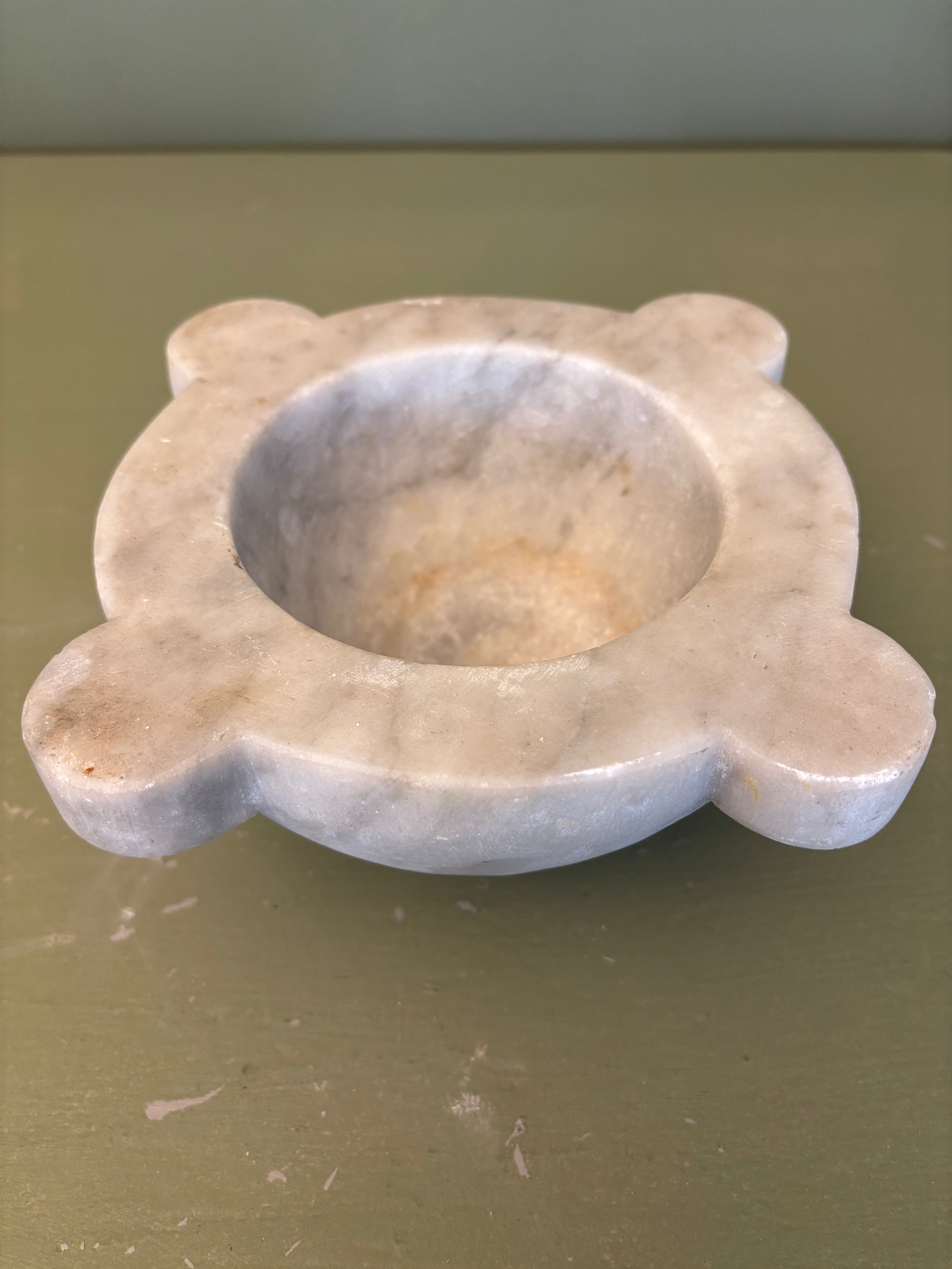 Morter, Ø20,5 cm.