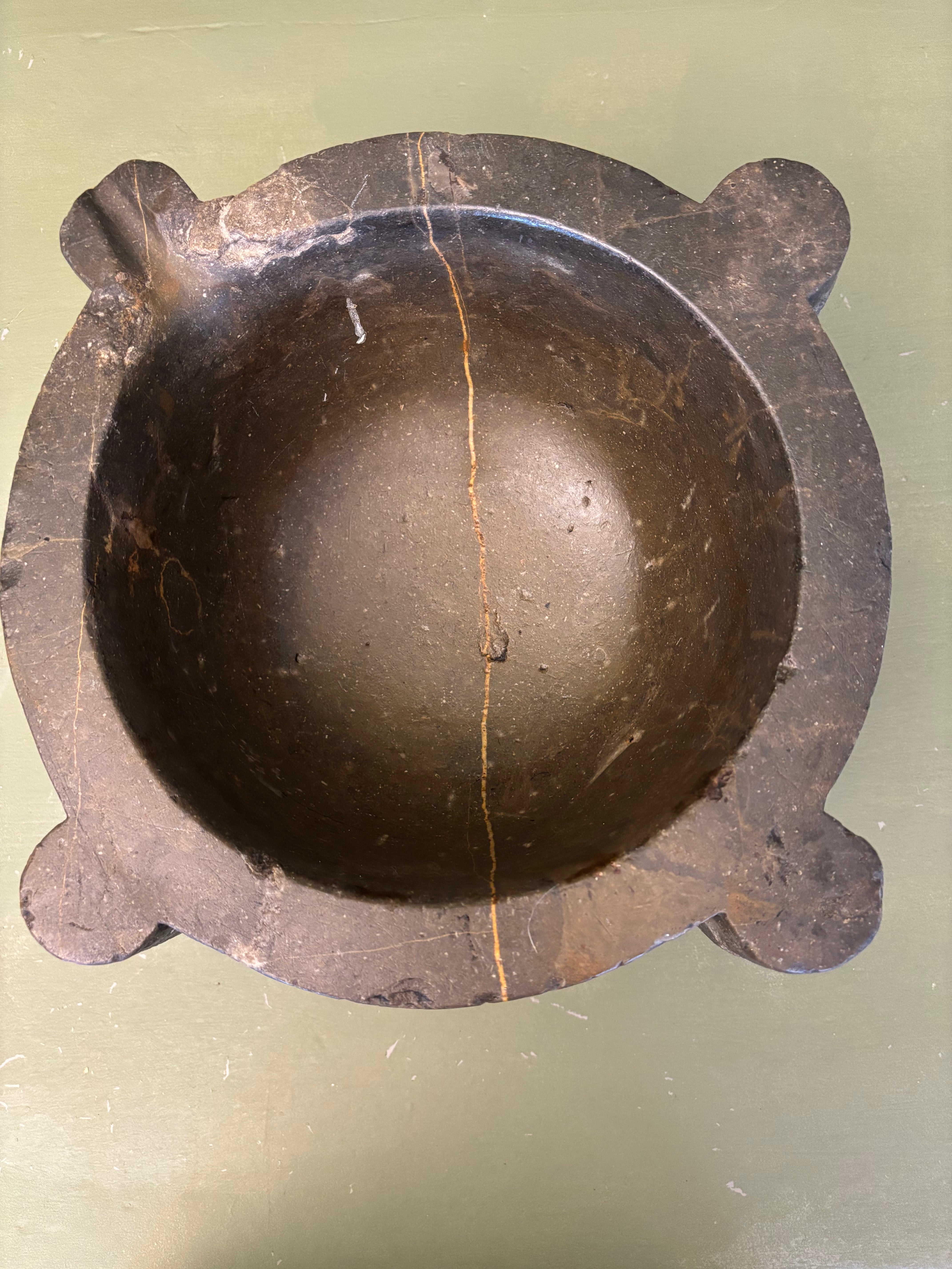 Morter, Ø37,5 cm.
