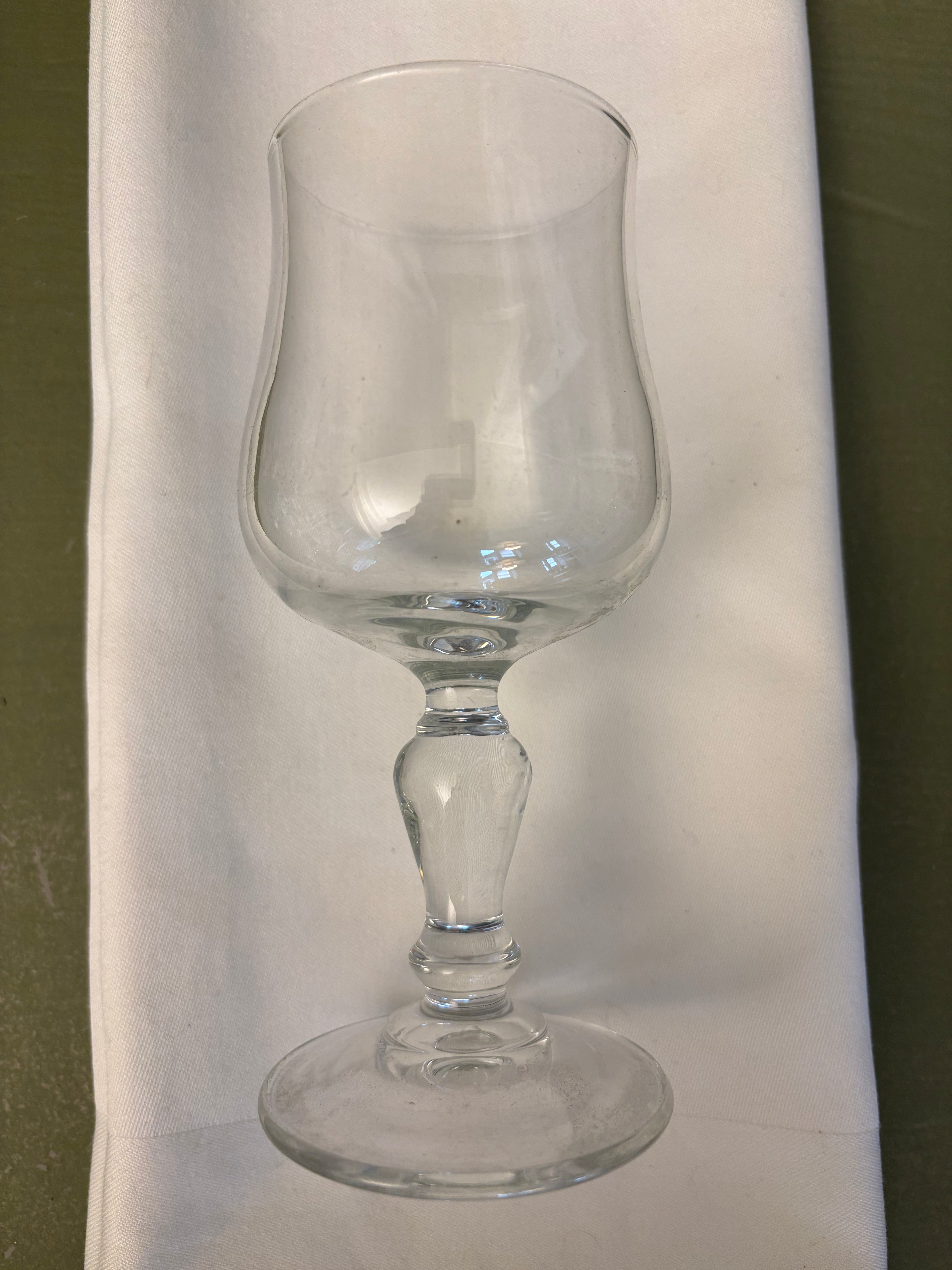 Fransk vinglas, h16,5 cm.