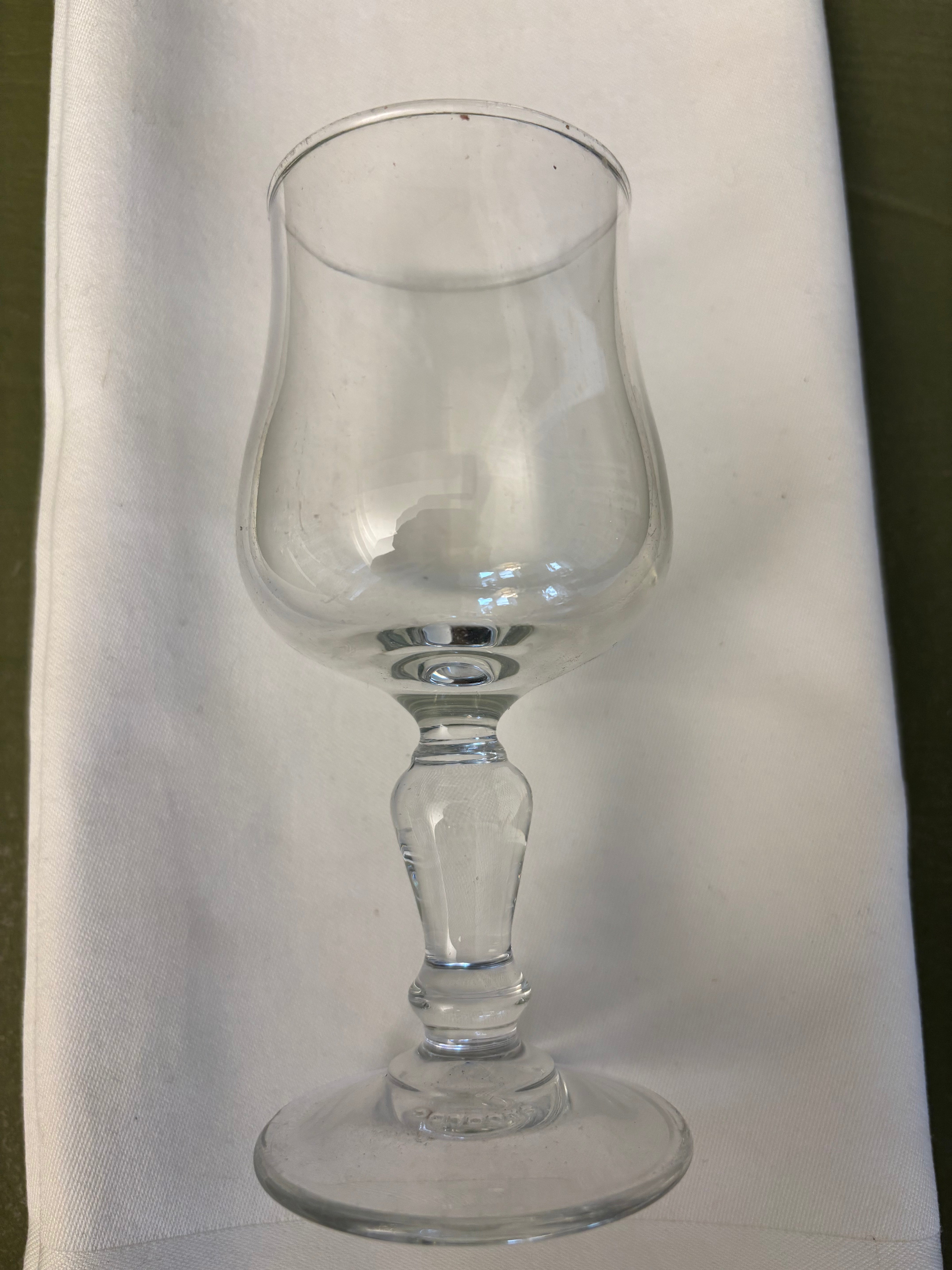 Fransk vinglas, h14,5 cm.