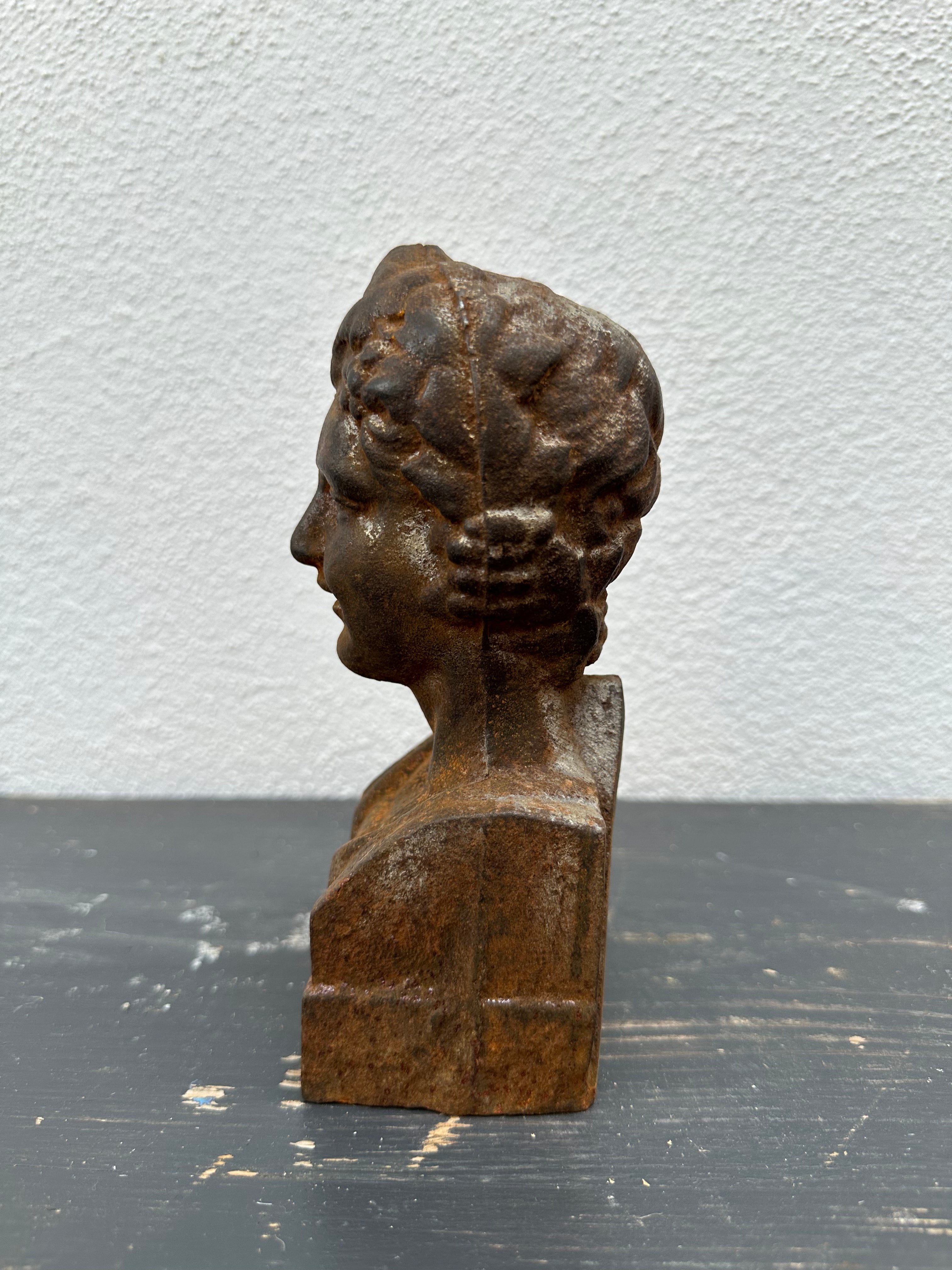 Buste i metal, 16 cm