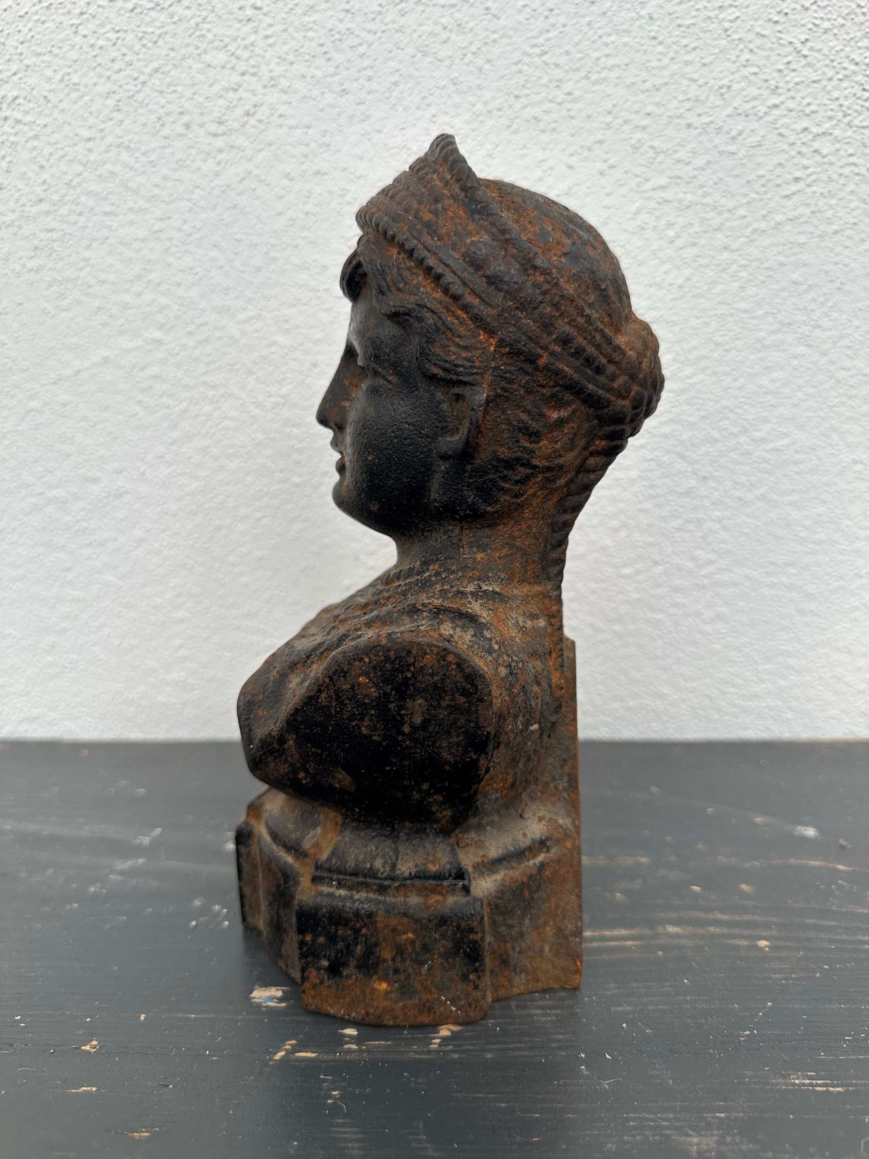 Buste i metal, 22 cm