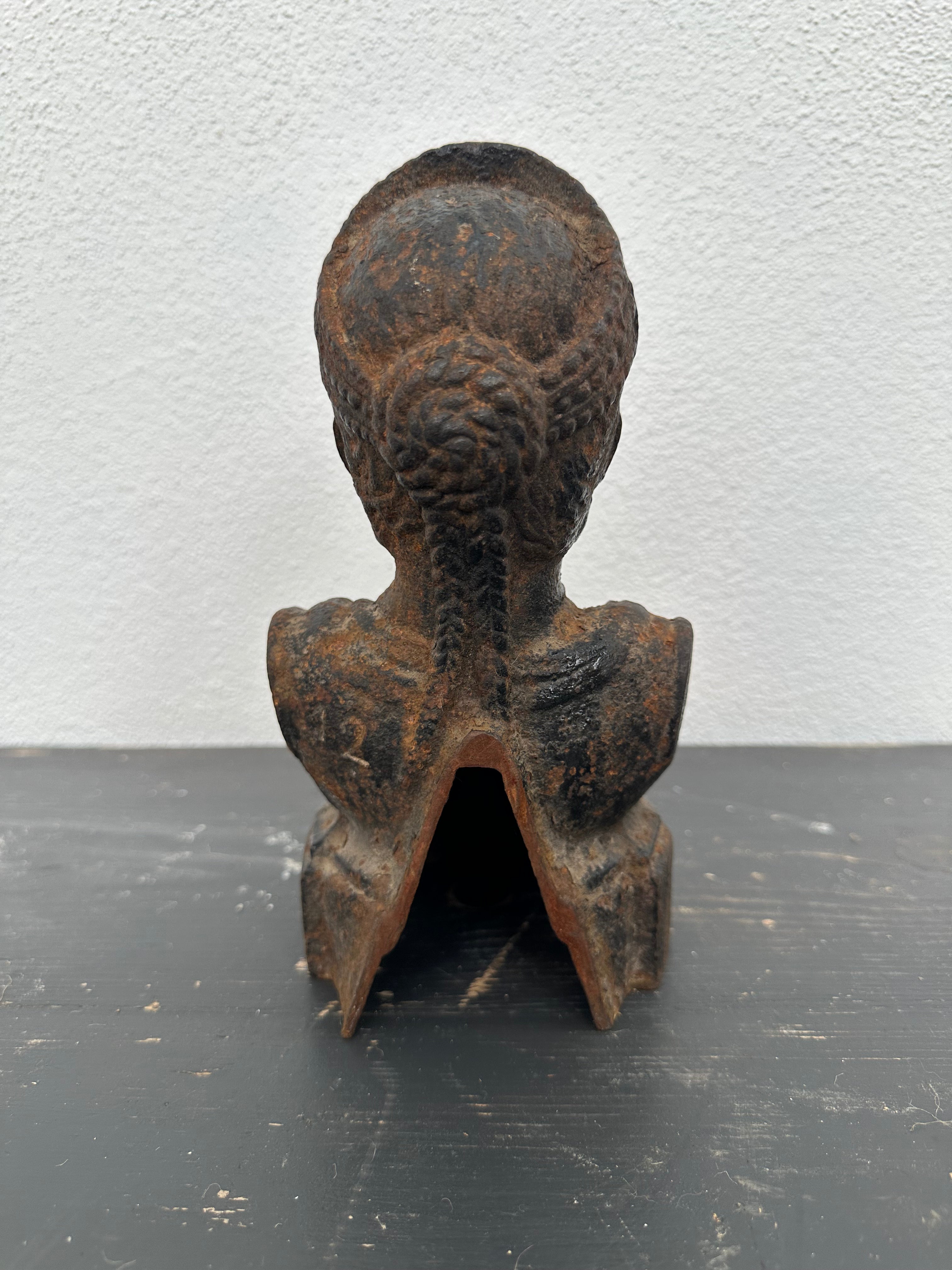 Buste i metal, 22 cm