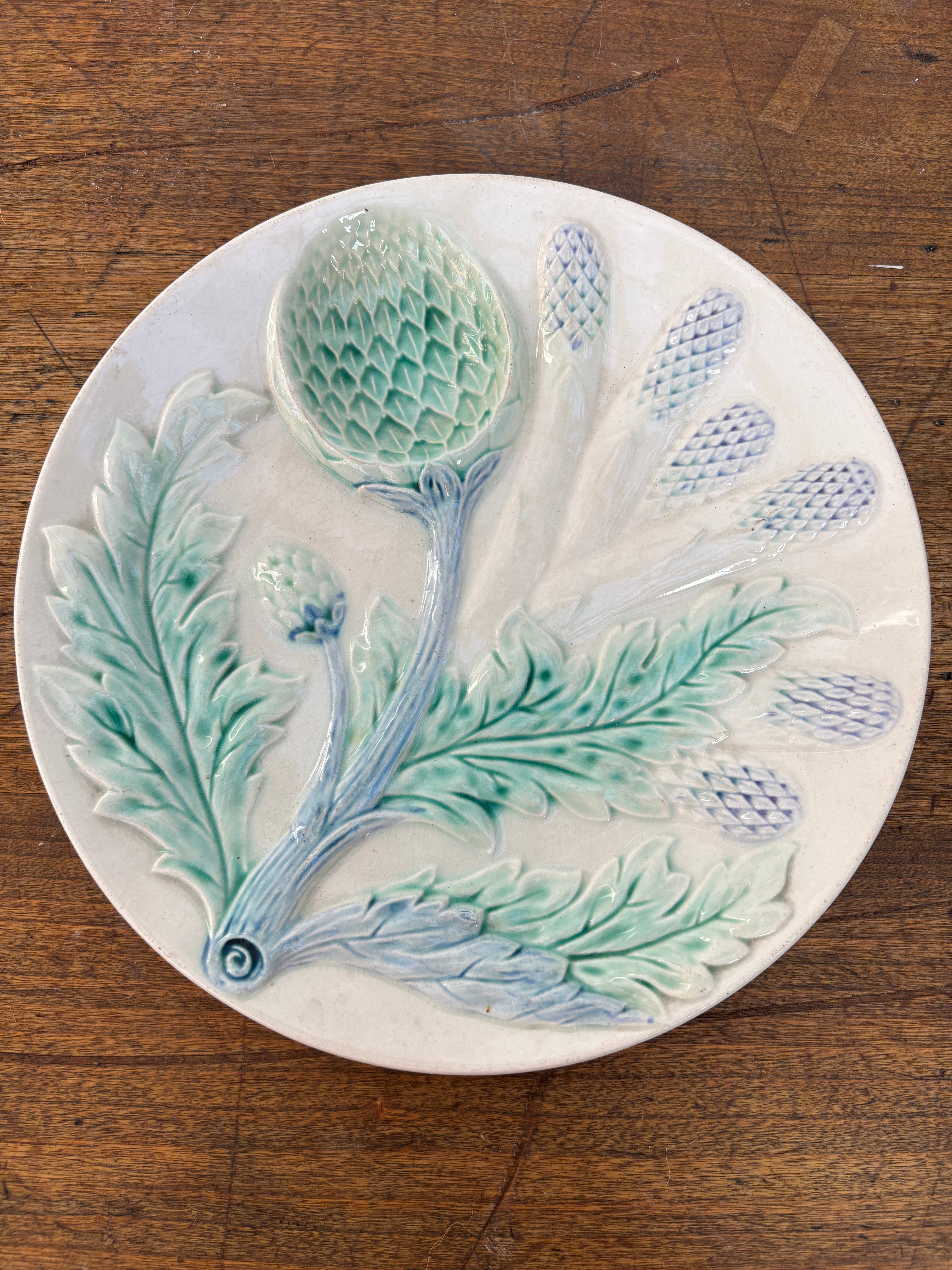 Plate with artichoke Ø24 cm.