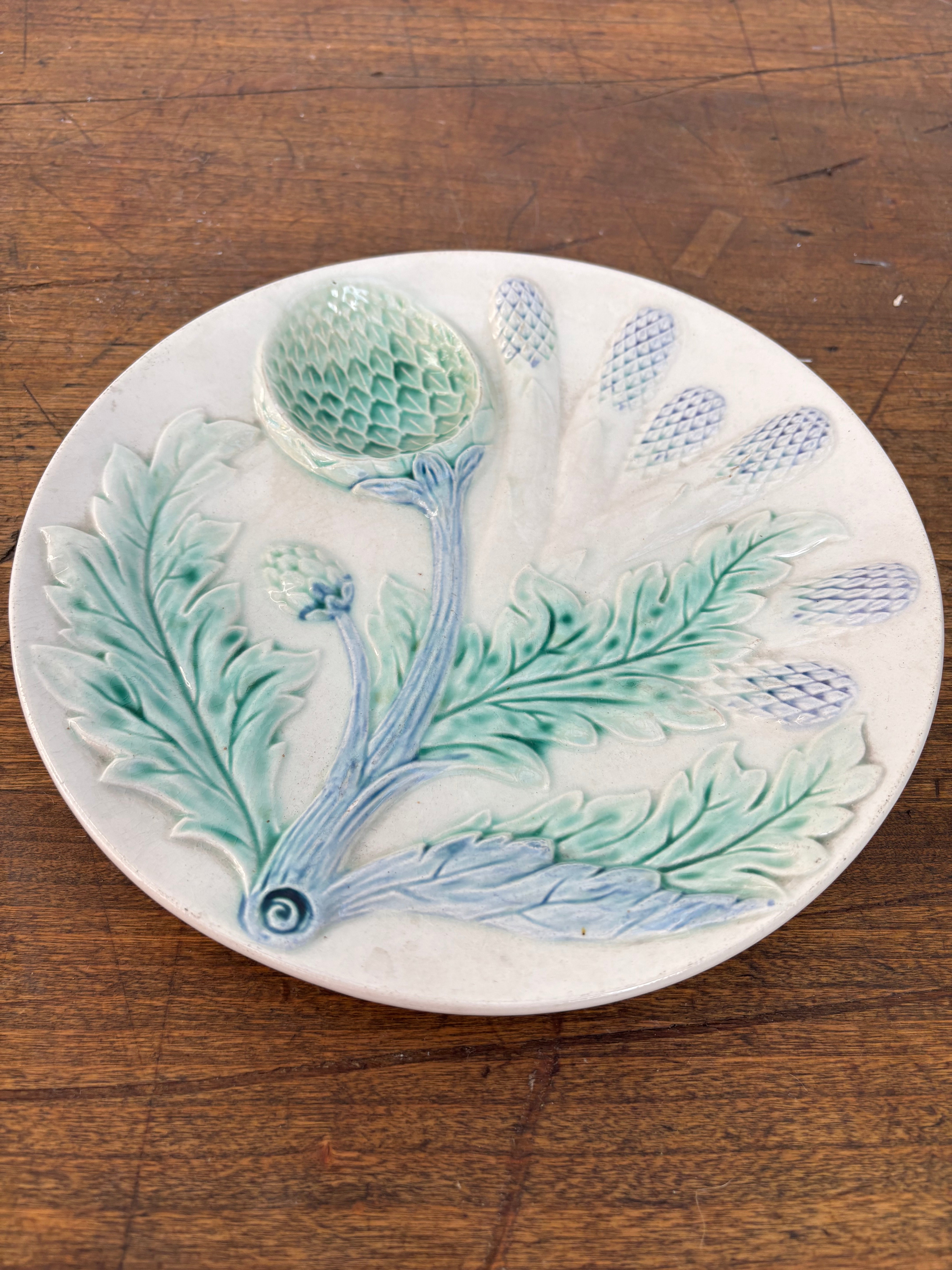 Plate with artichoke Ø24 cm.