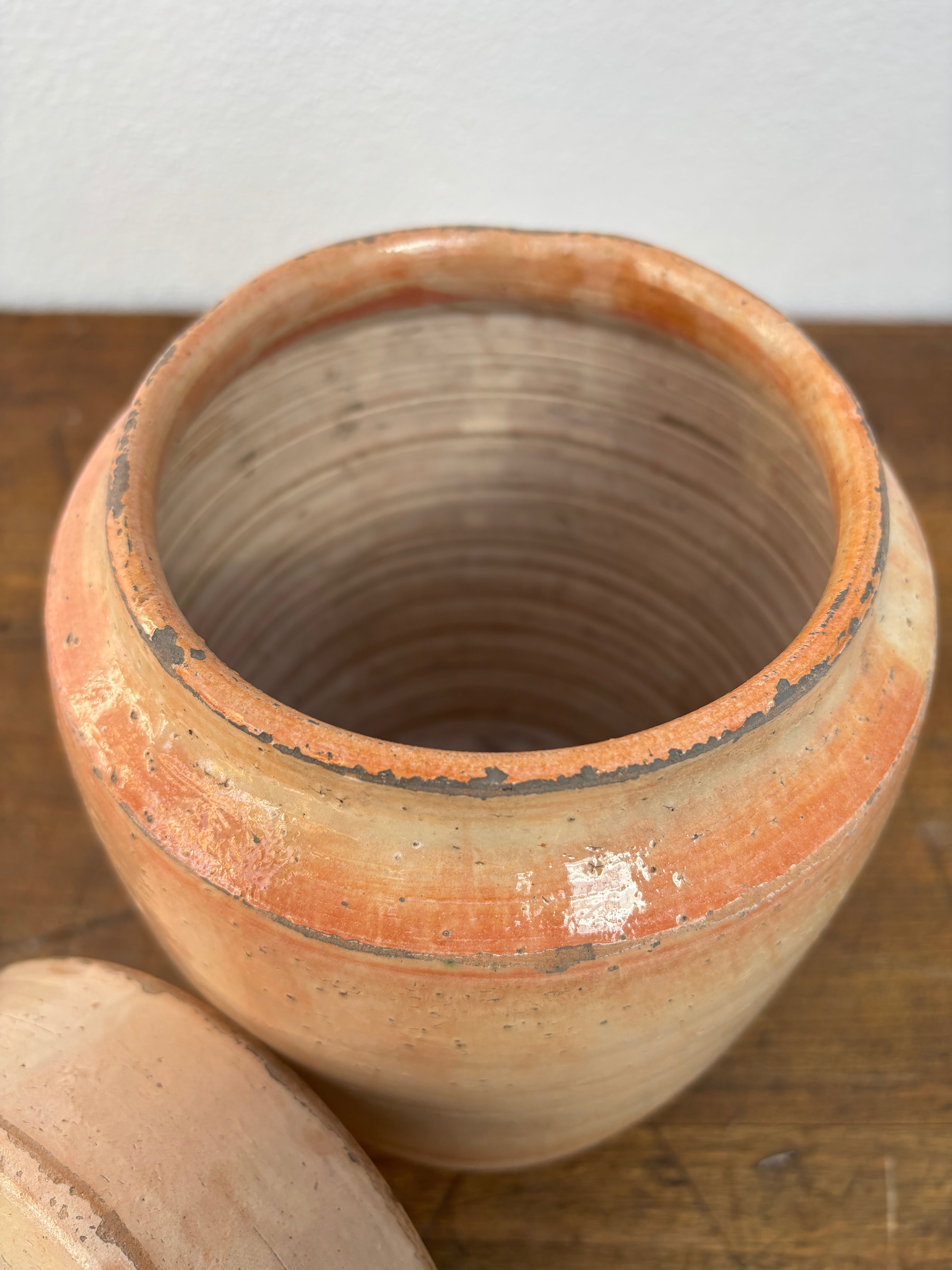 Italiensk krukke med lokk, 25 cm.