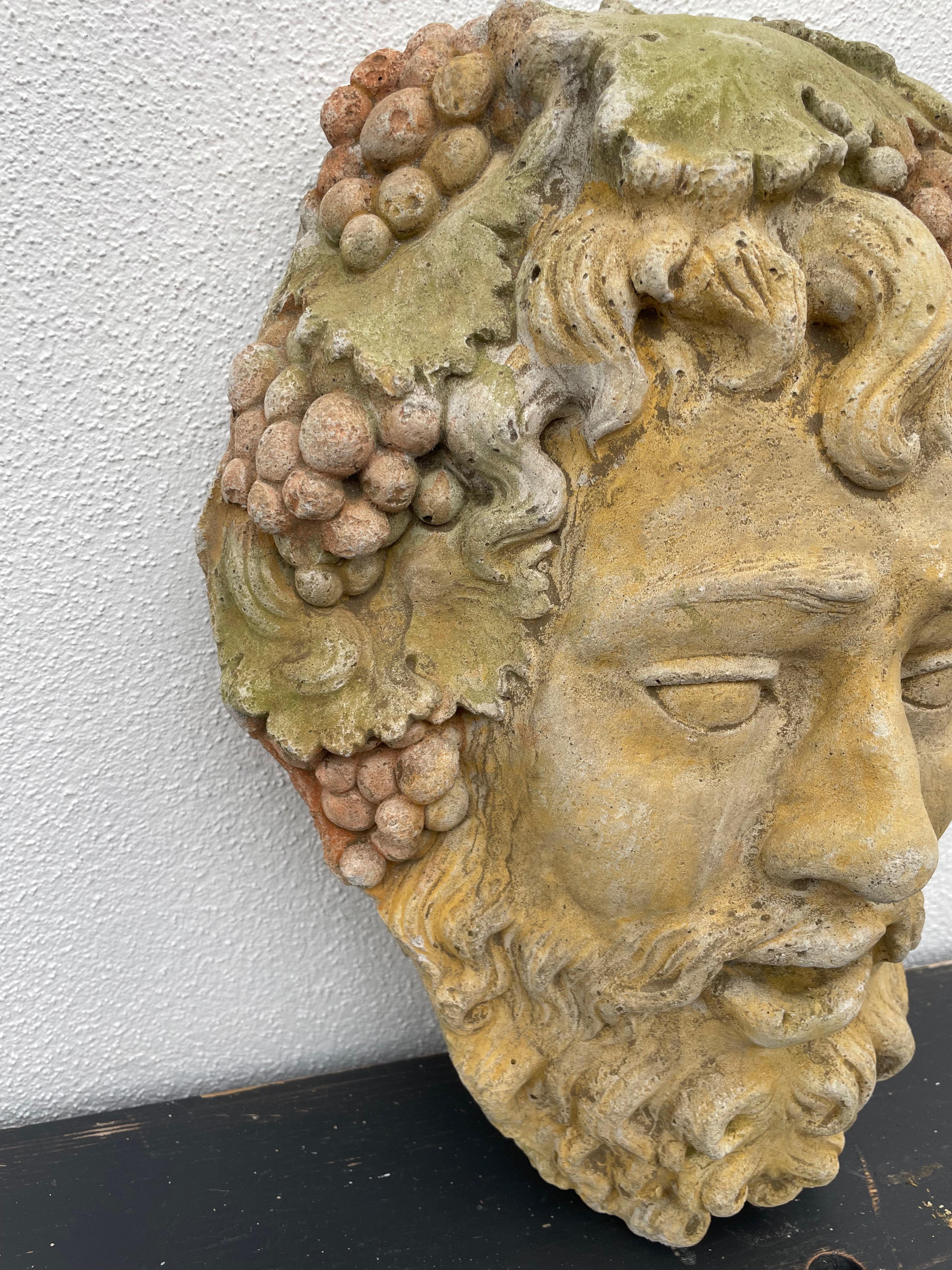 Skulptur af “vinguden” 38x28 cm