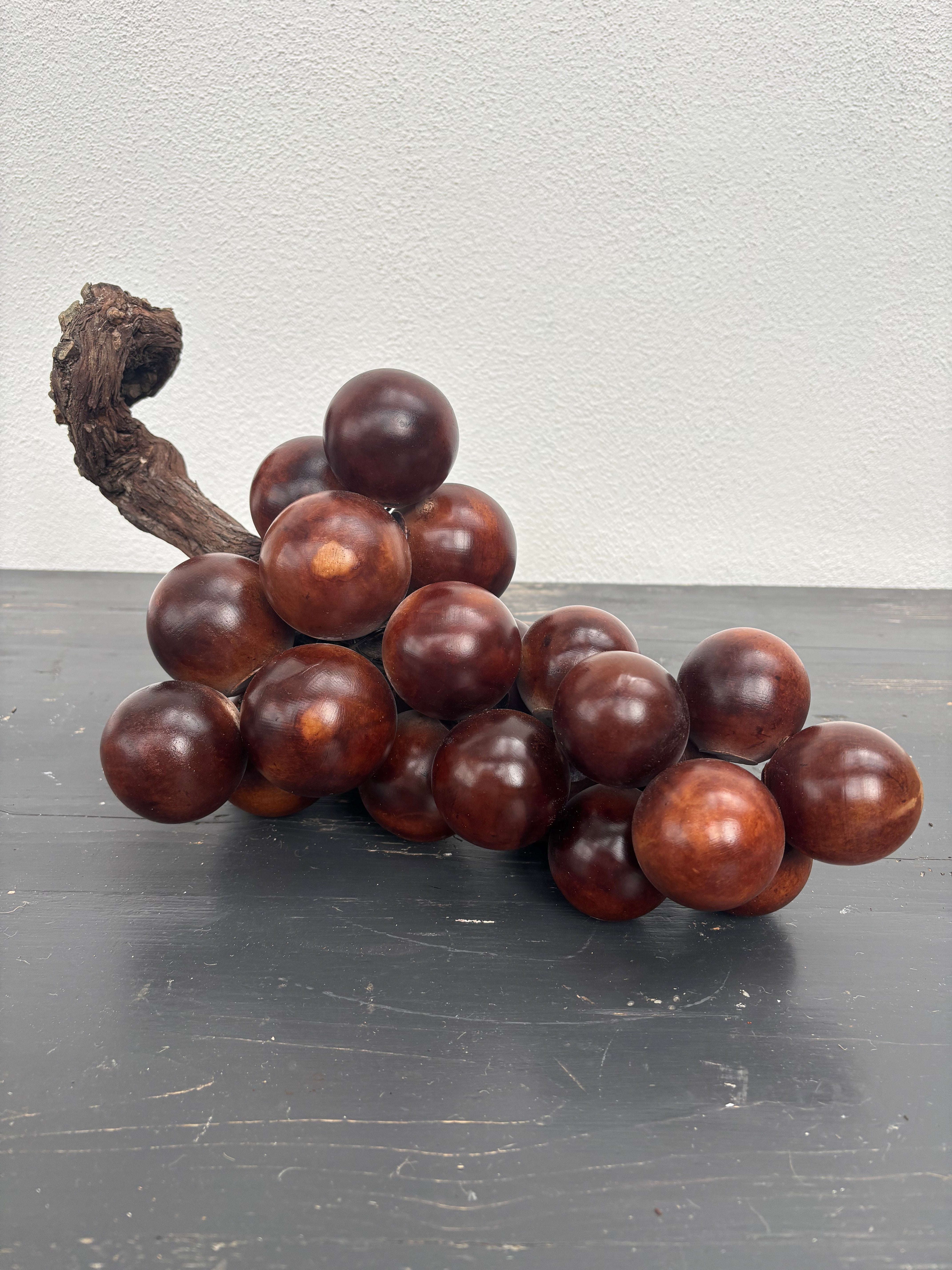 Vindrueklase i alabast, 50 cm.
