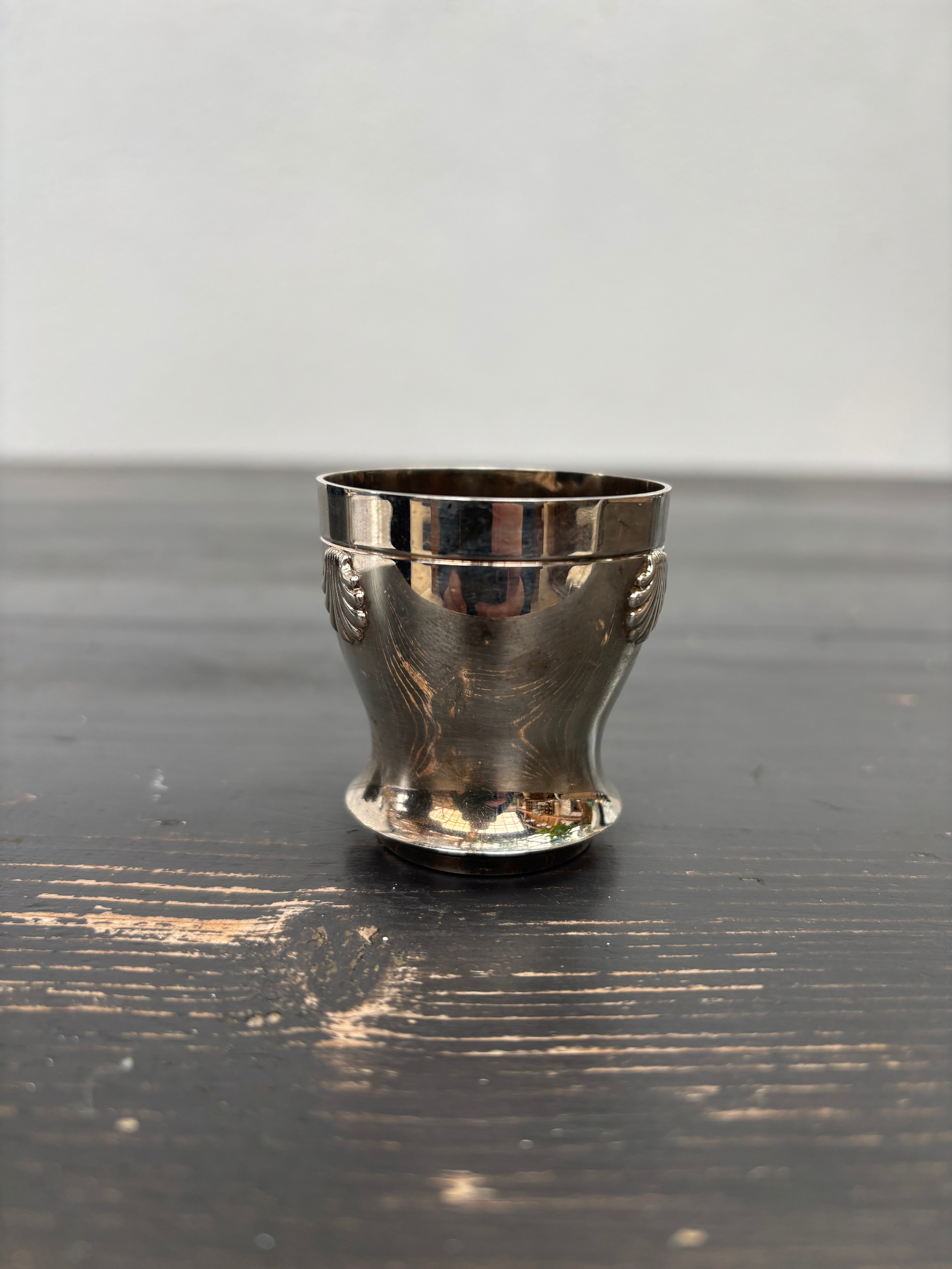 Æggebæger, H5 cm.
