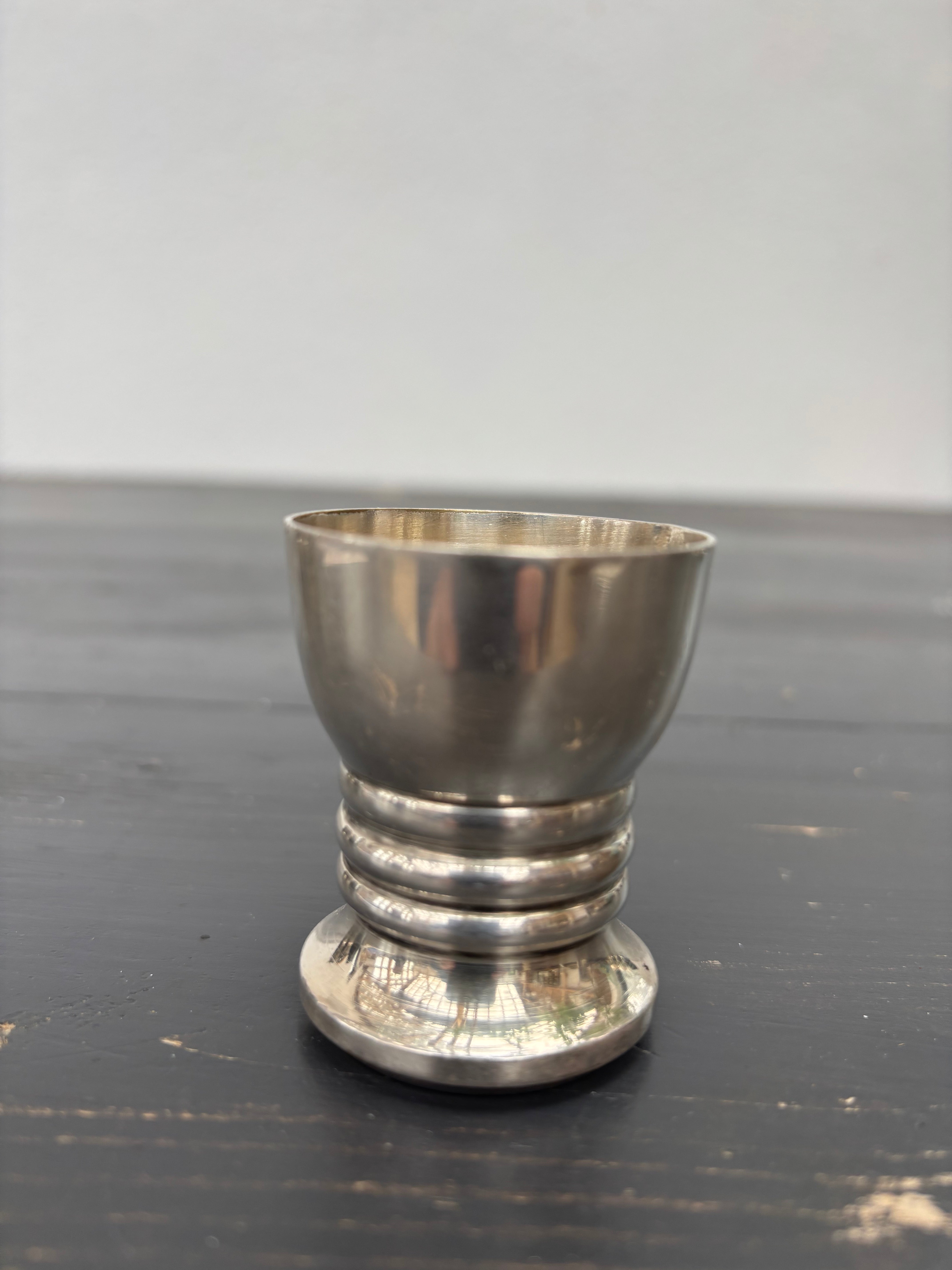 Æggebæger, H5,5cm.