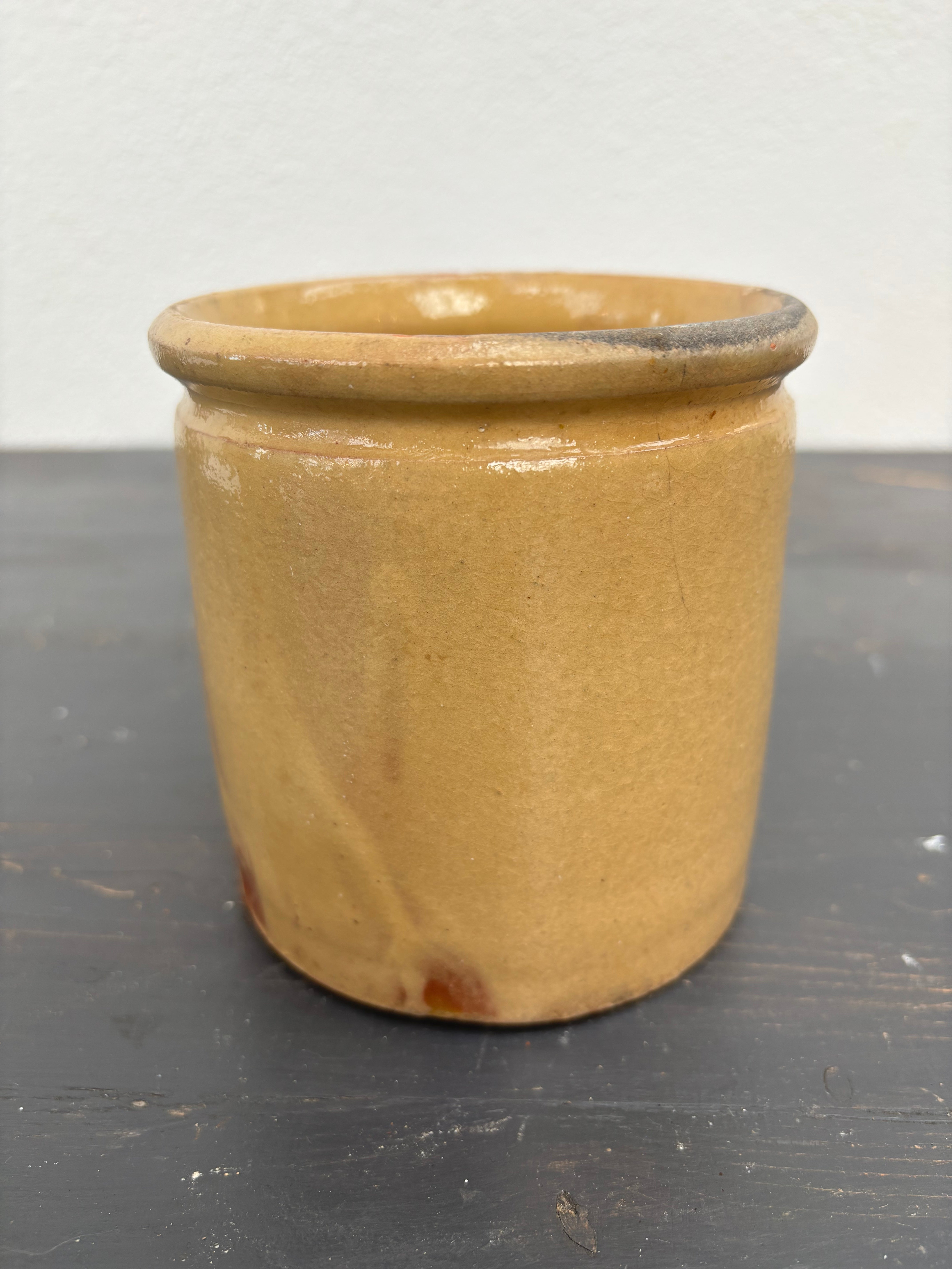 Fransk Lyon krukke, h 11 cm.
