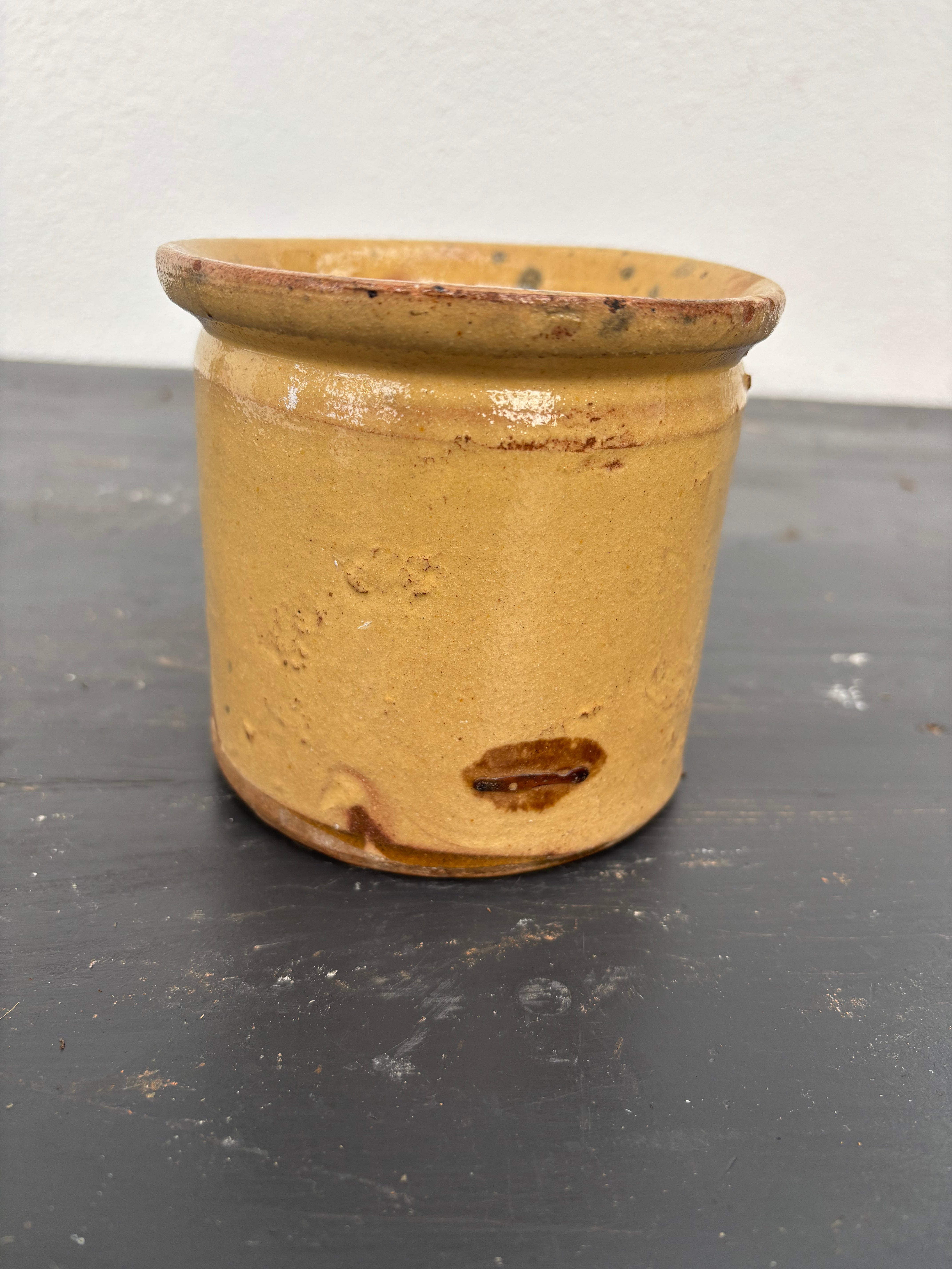 Fransk Lyon krukke, h 11 cm.