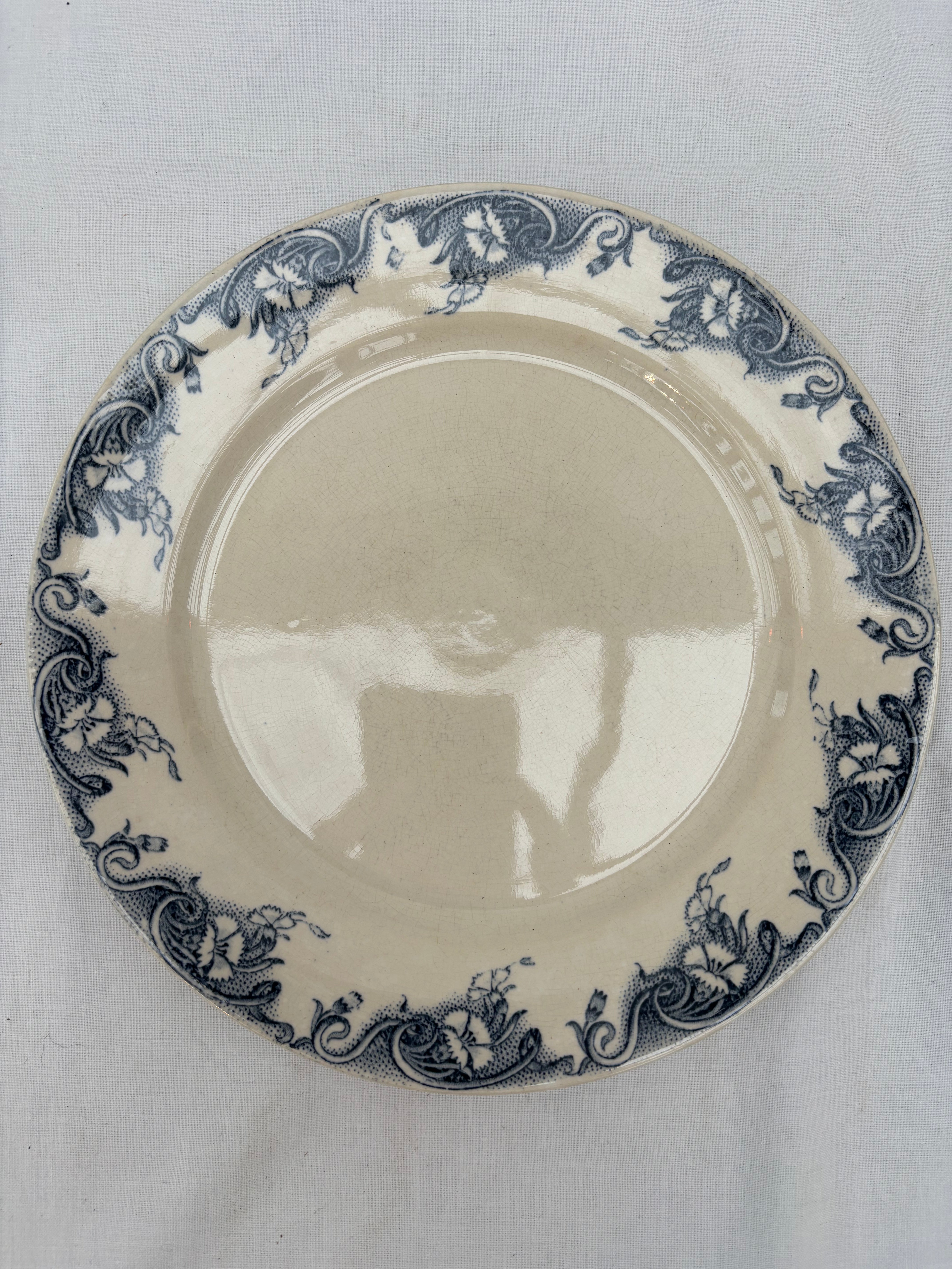 French plates Ø24 cm. 8 pcs.