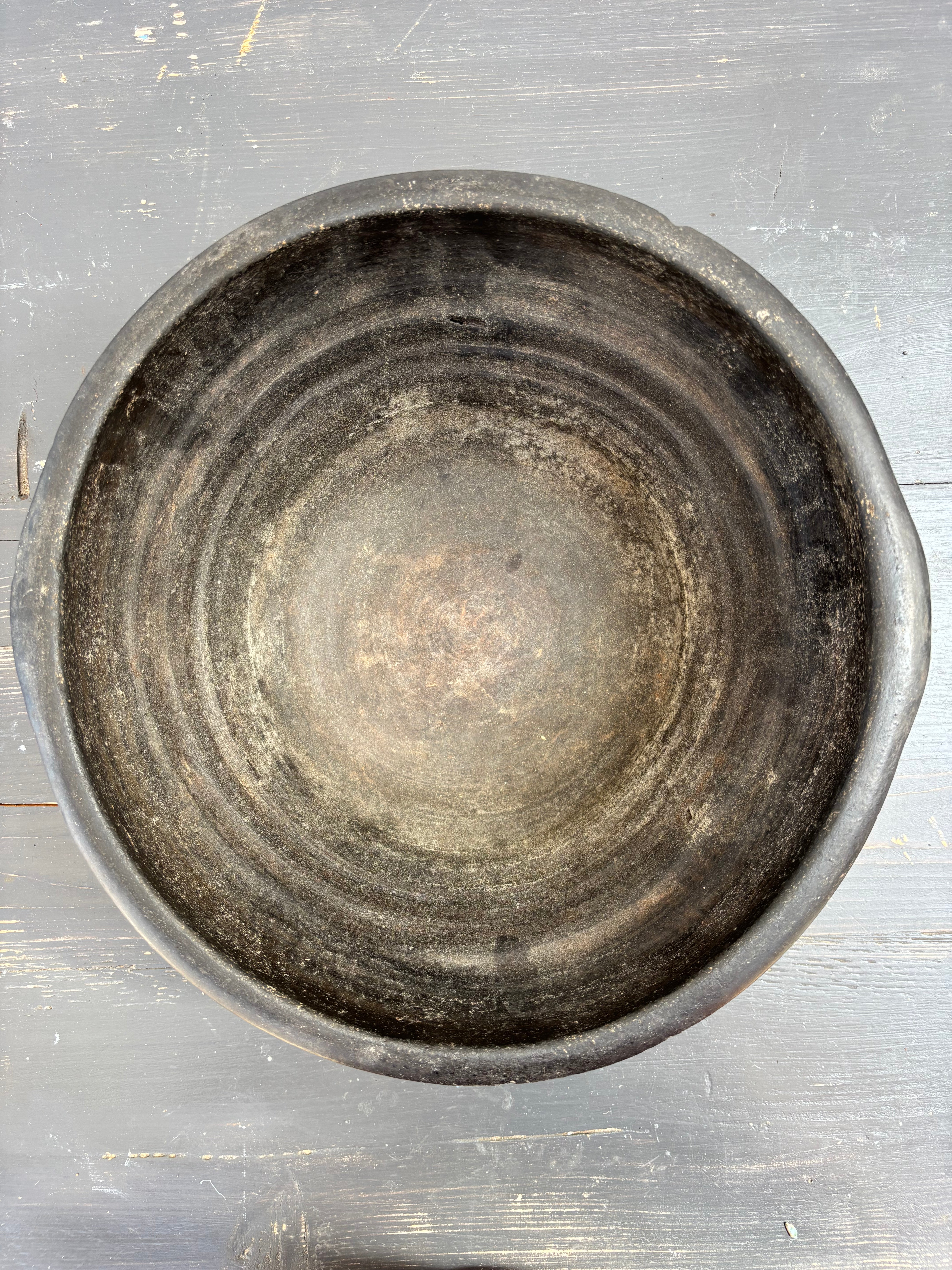 Svart tallerken, Ø32 cm