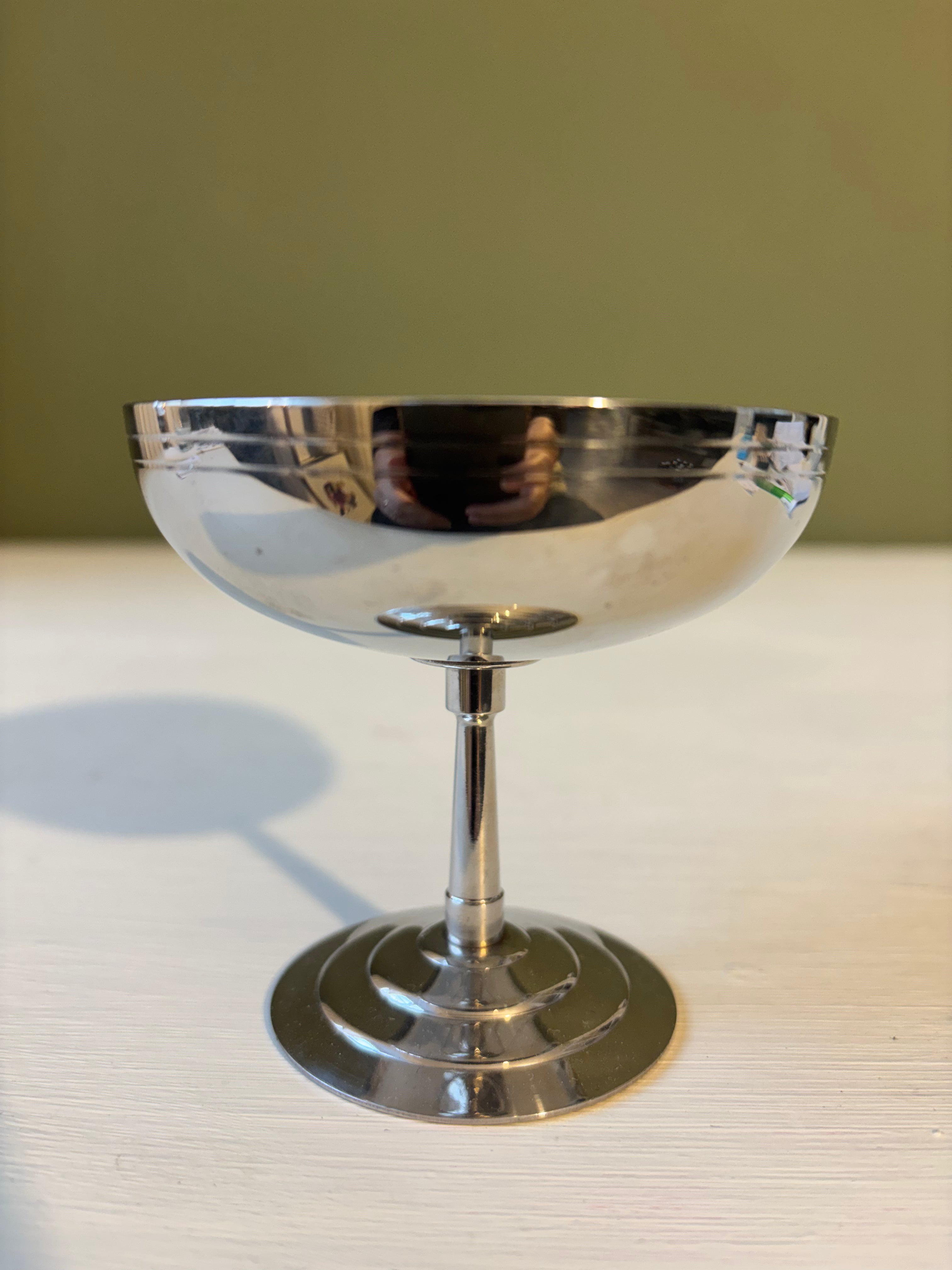 Isskål på høj fod, 8 cm.