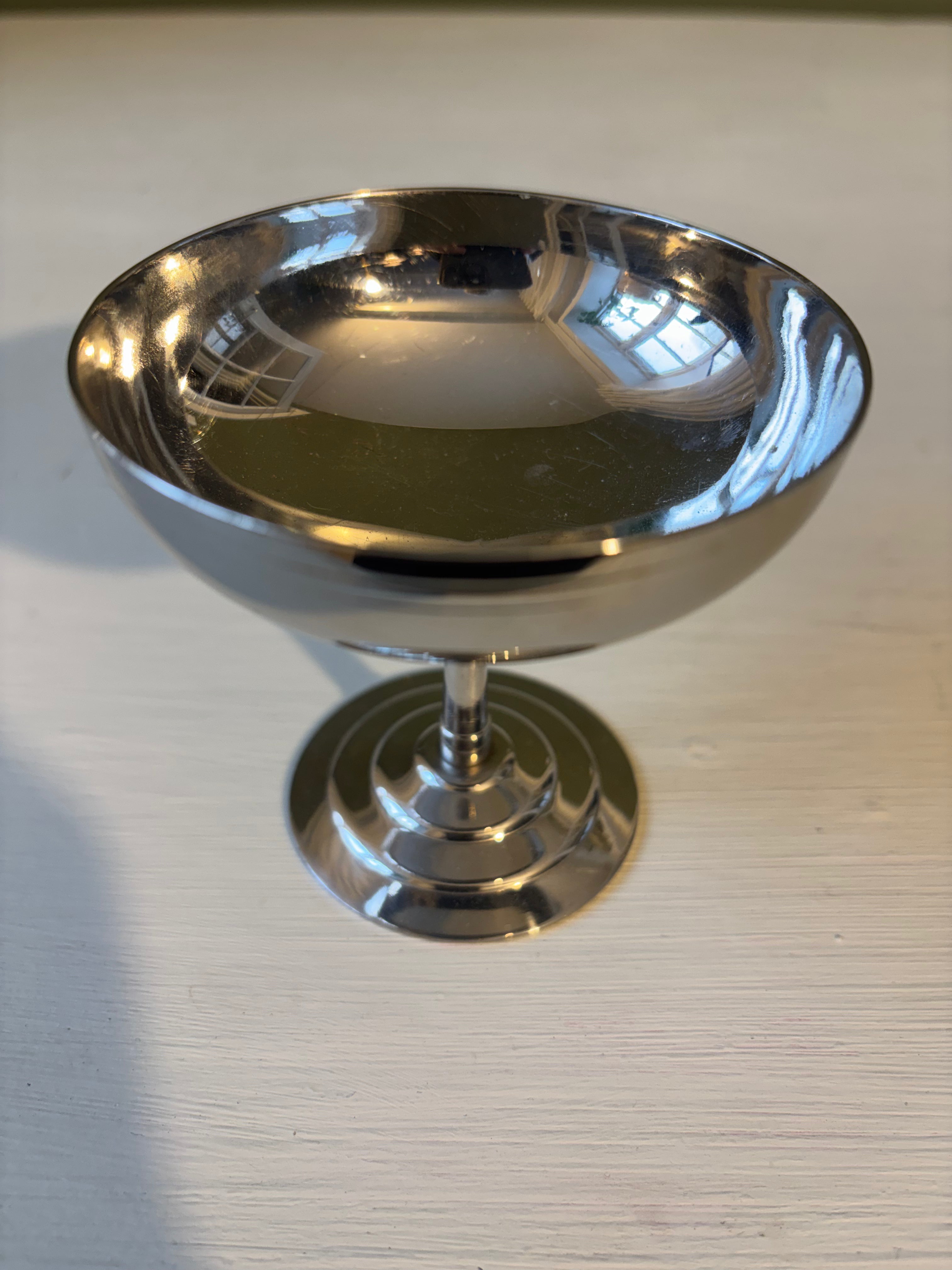 Isskål på høj fod, 8 cm.