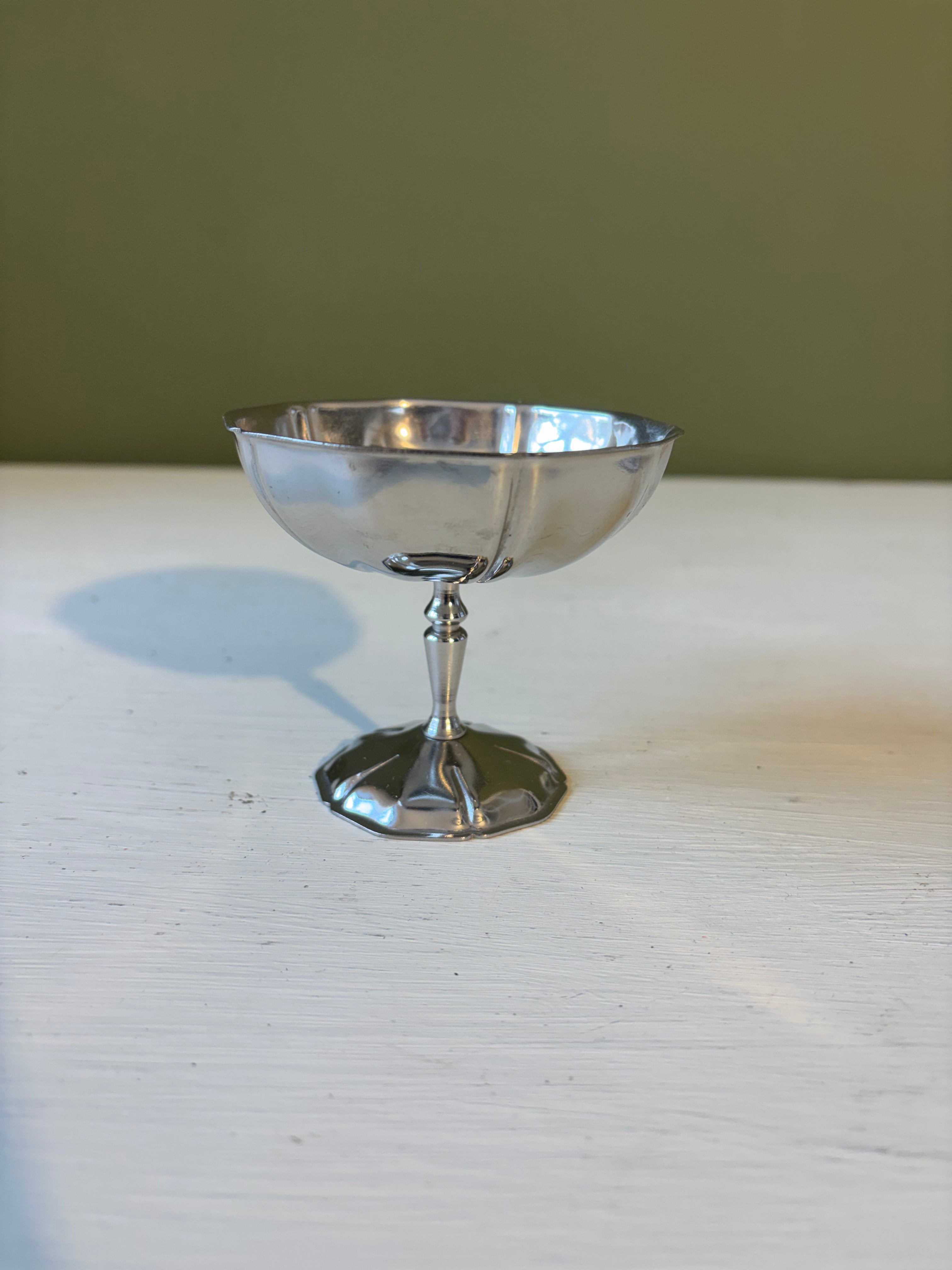 Isskål på høj fod, 8cm.