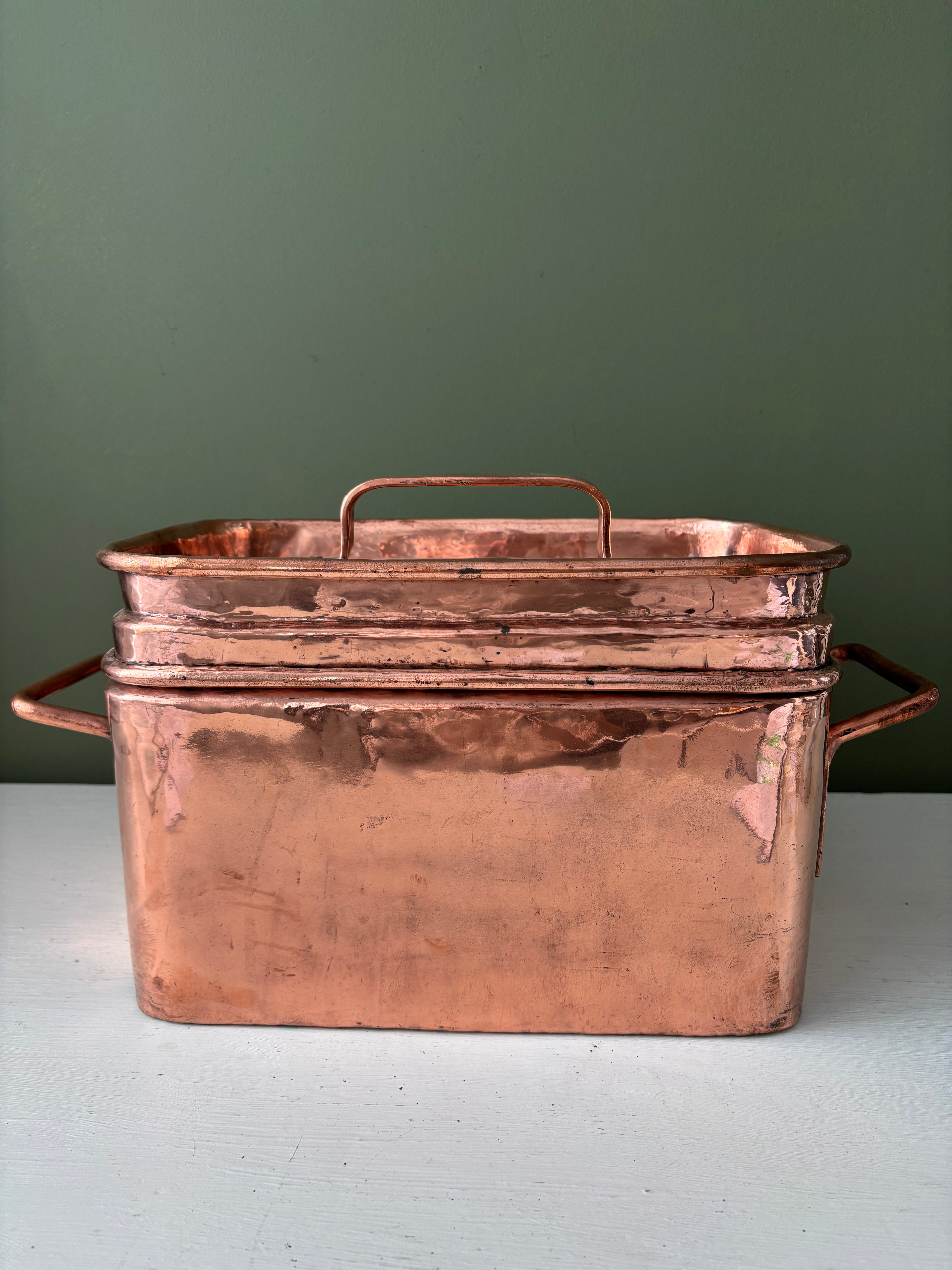 Copper container with lid