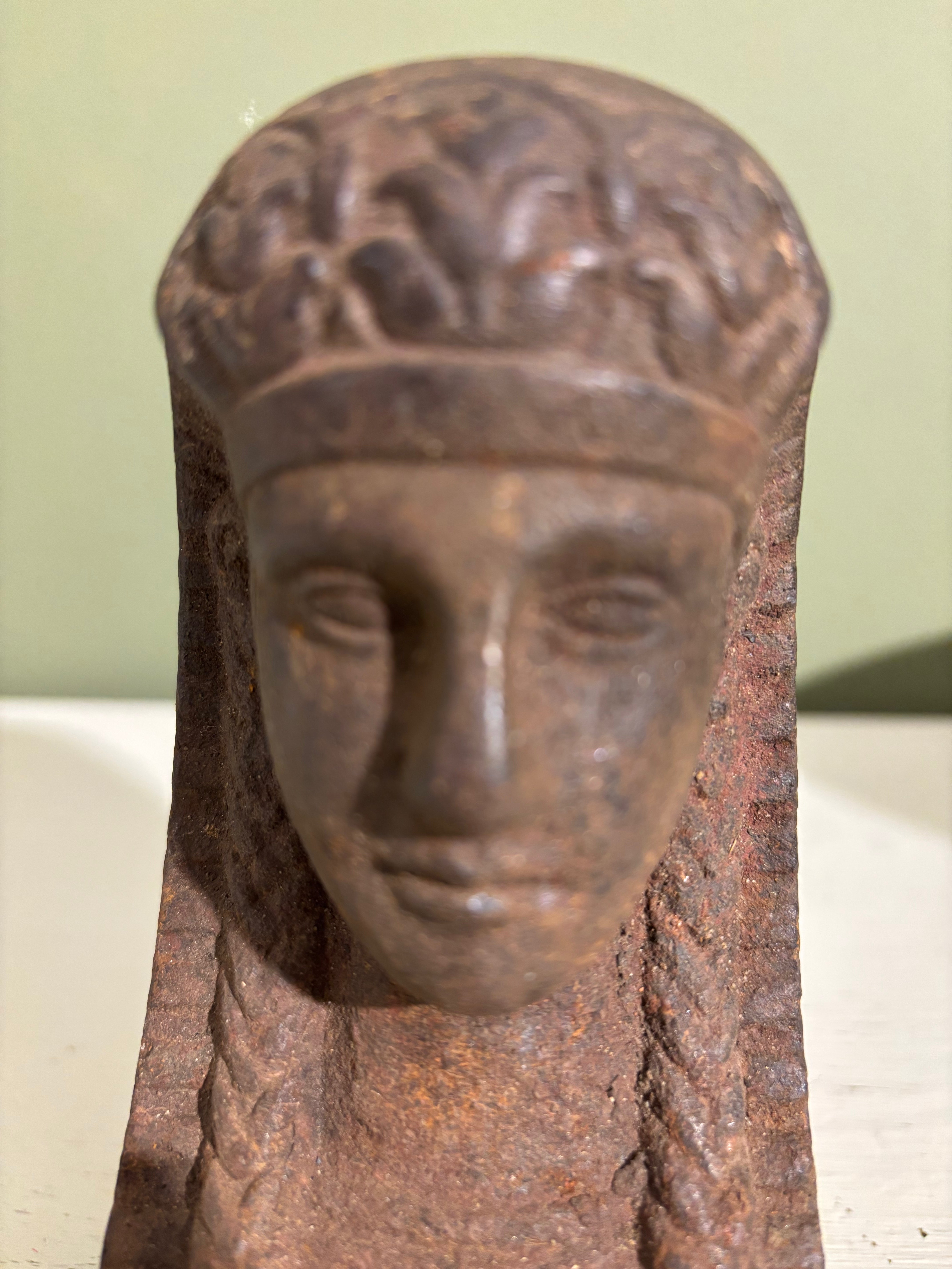 Buste i metal, h14 cm.
