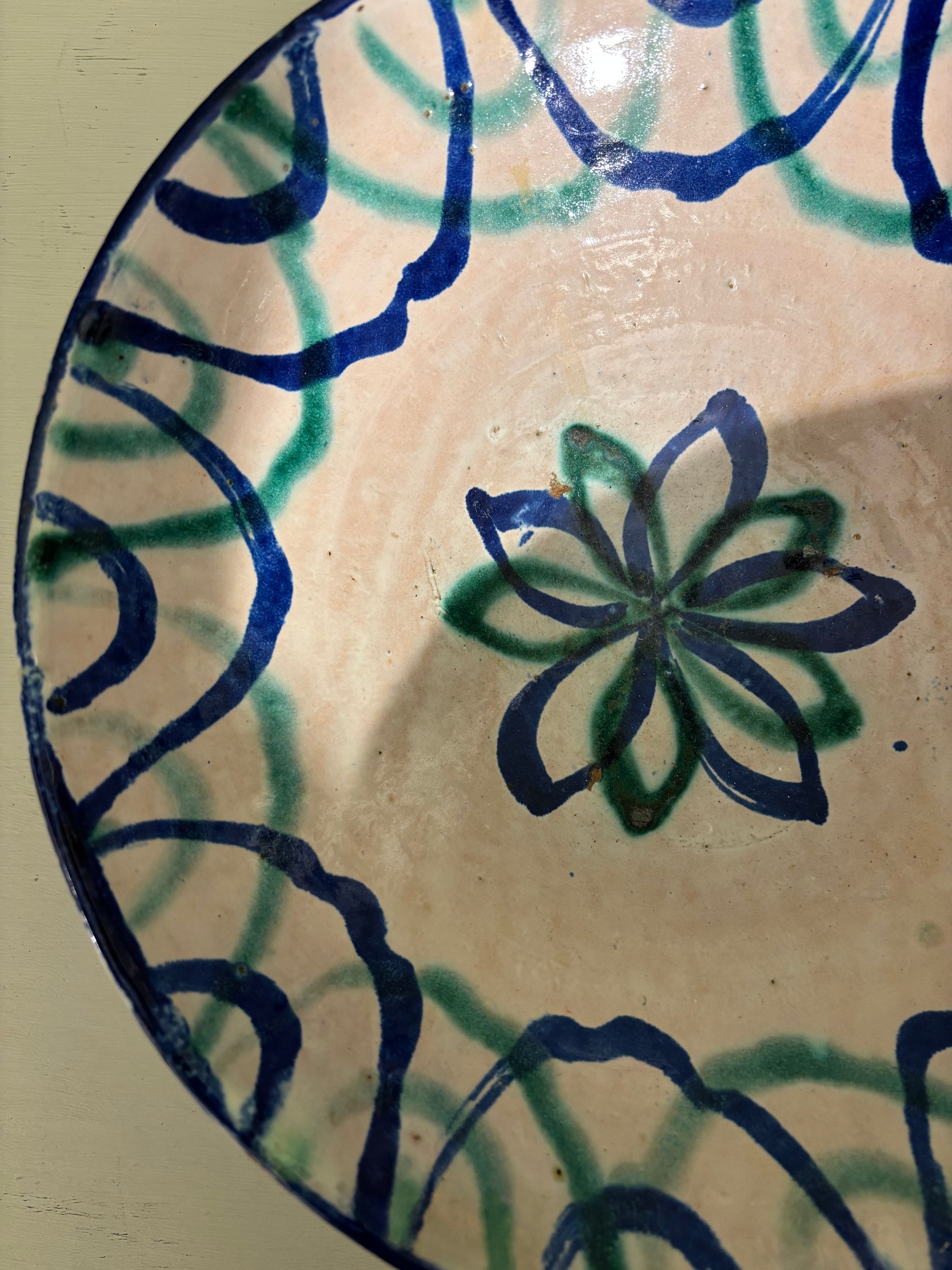 Spansk skål, Ø32 cm.