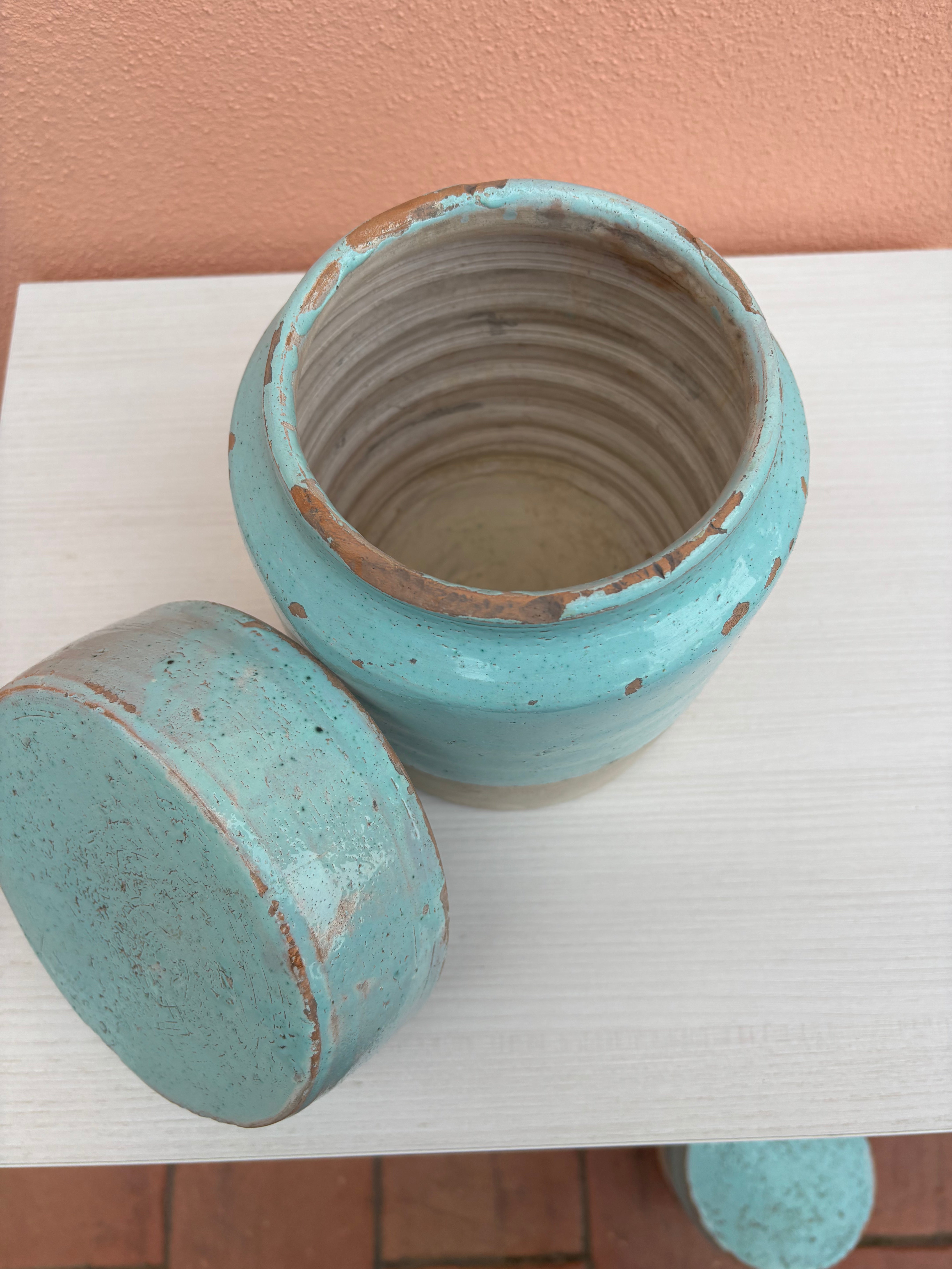 Italiensk krukke med lokk, h17 cm.