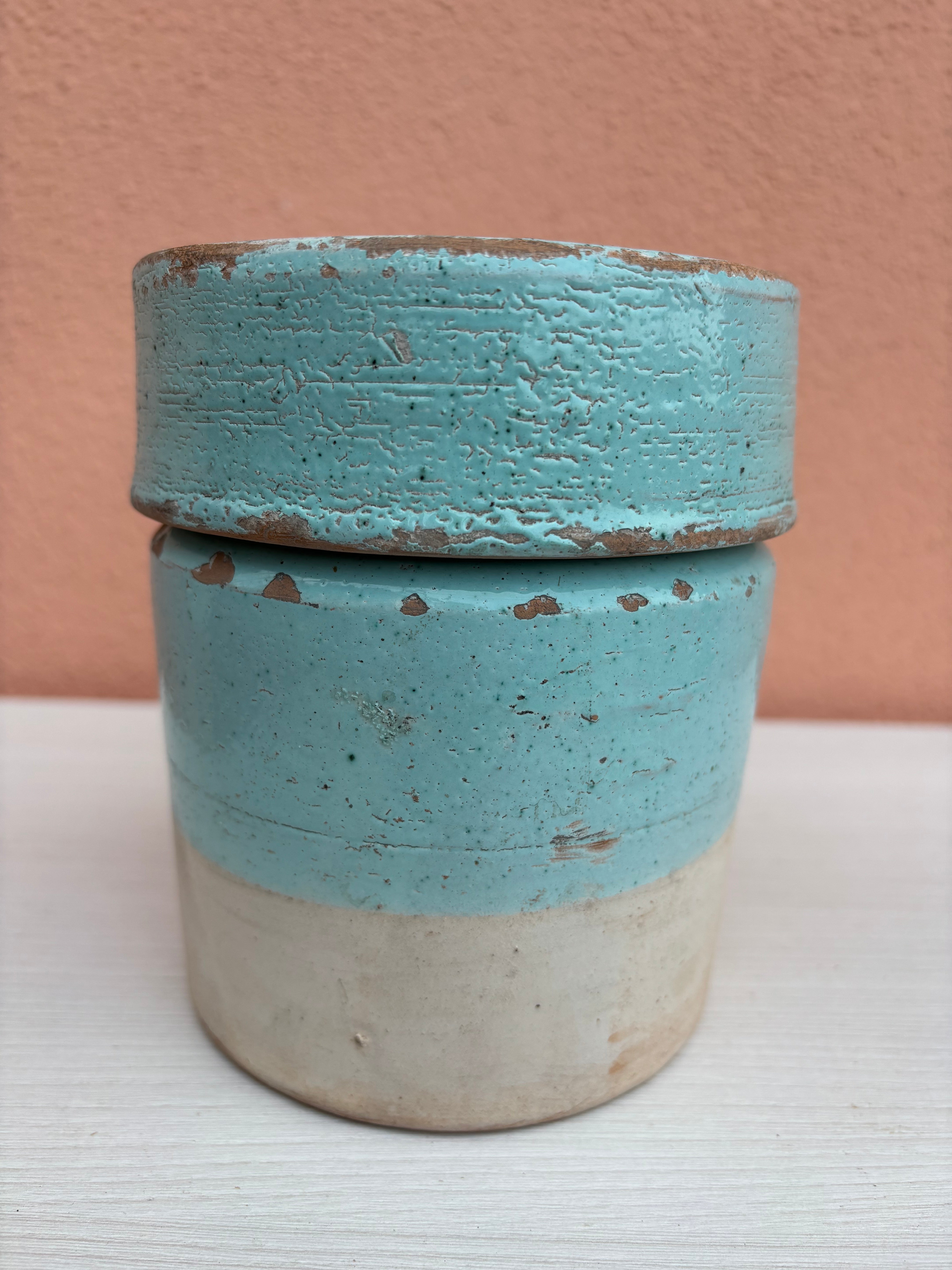 Italiensk krukke med lokk, h14 cm.