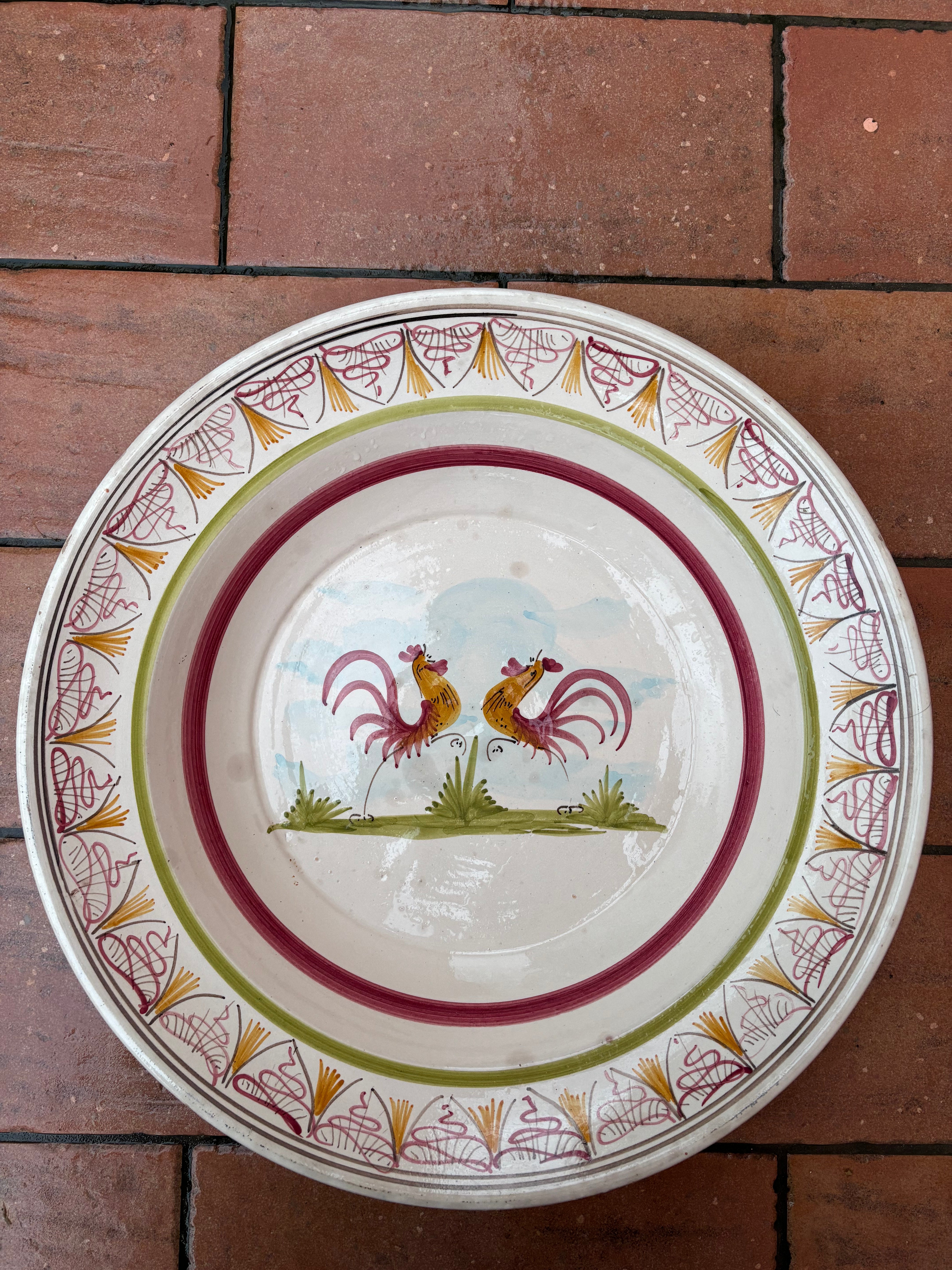 Italiensk fad med haner, Ø40 cm.